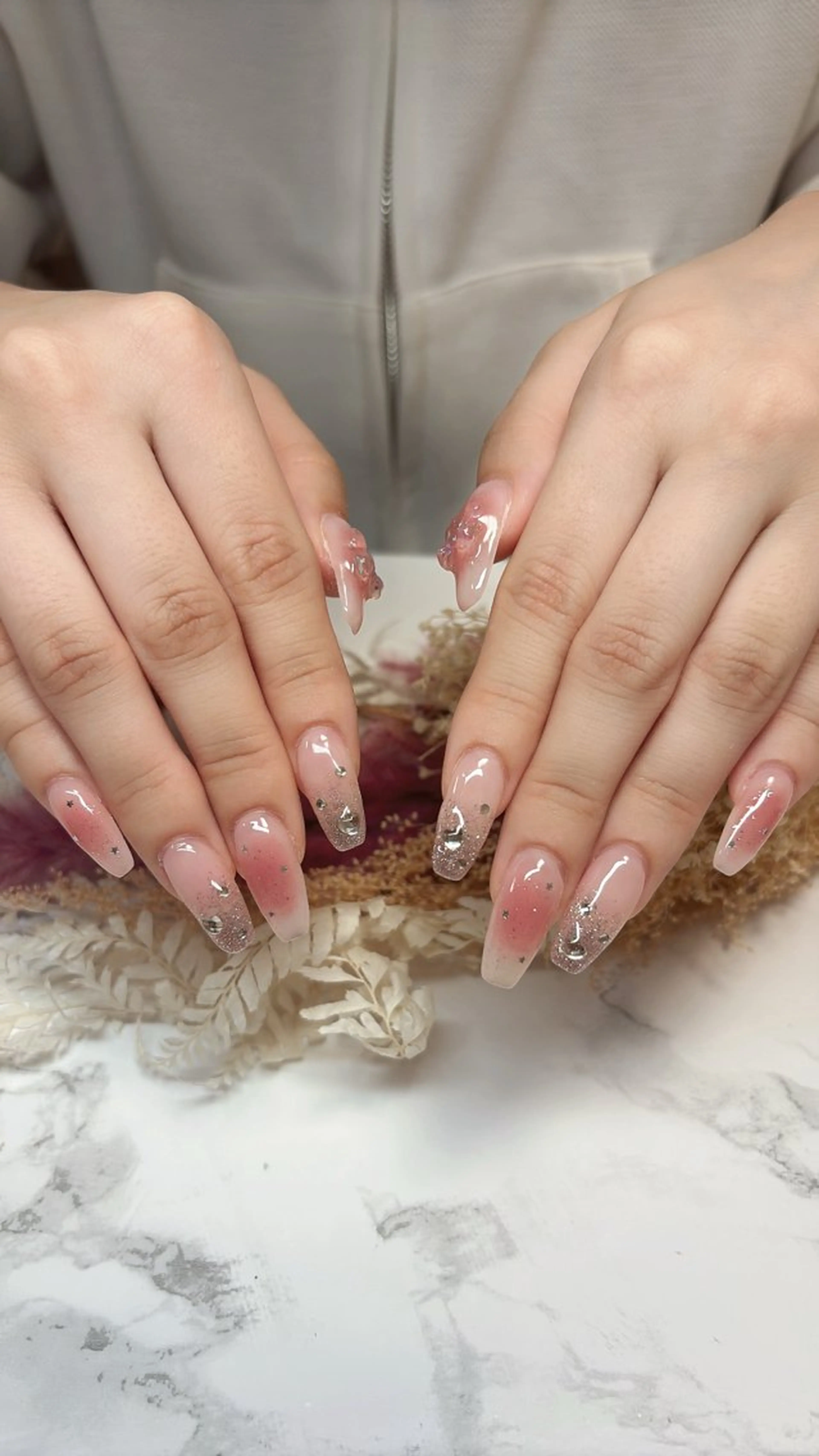 ネイル ハンドネイル はな💎ネイル ワンホン、長さ出しのネイルデザイン