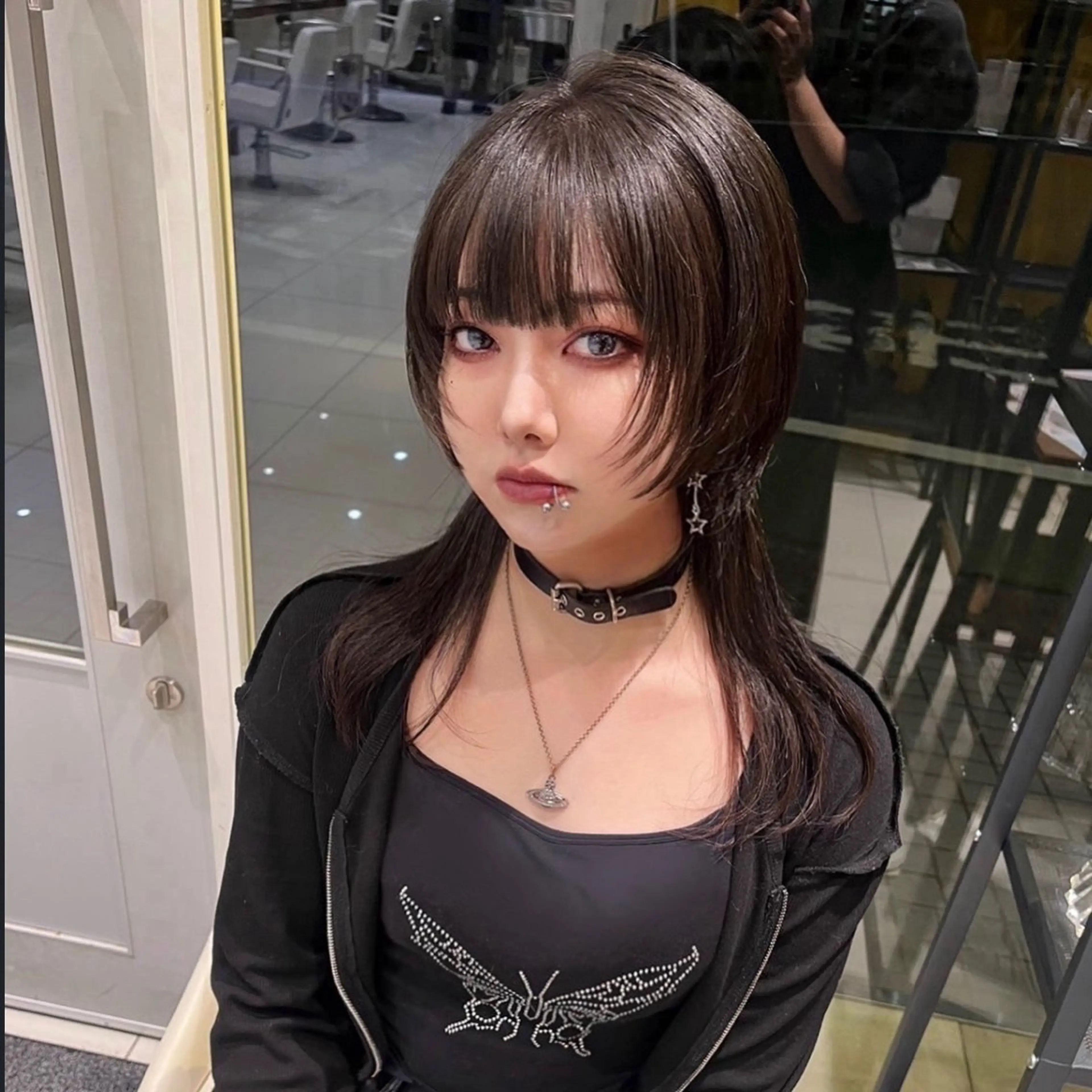 セミロング カラー レイヤーカット ウルフカット カット ヘアカラー トリートメント HOLON池袋所属・ウルフカット ハッシュカット/七海のヘアスタイル