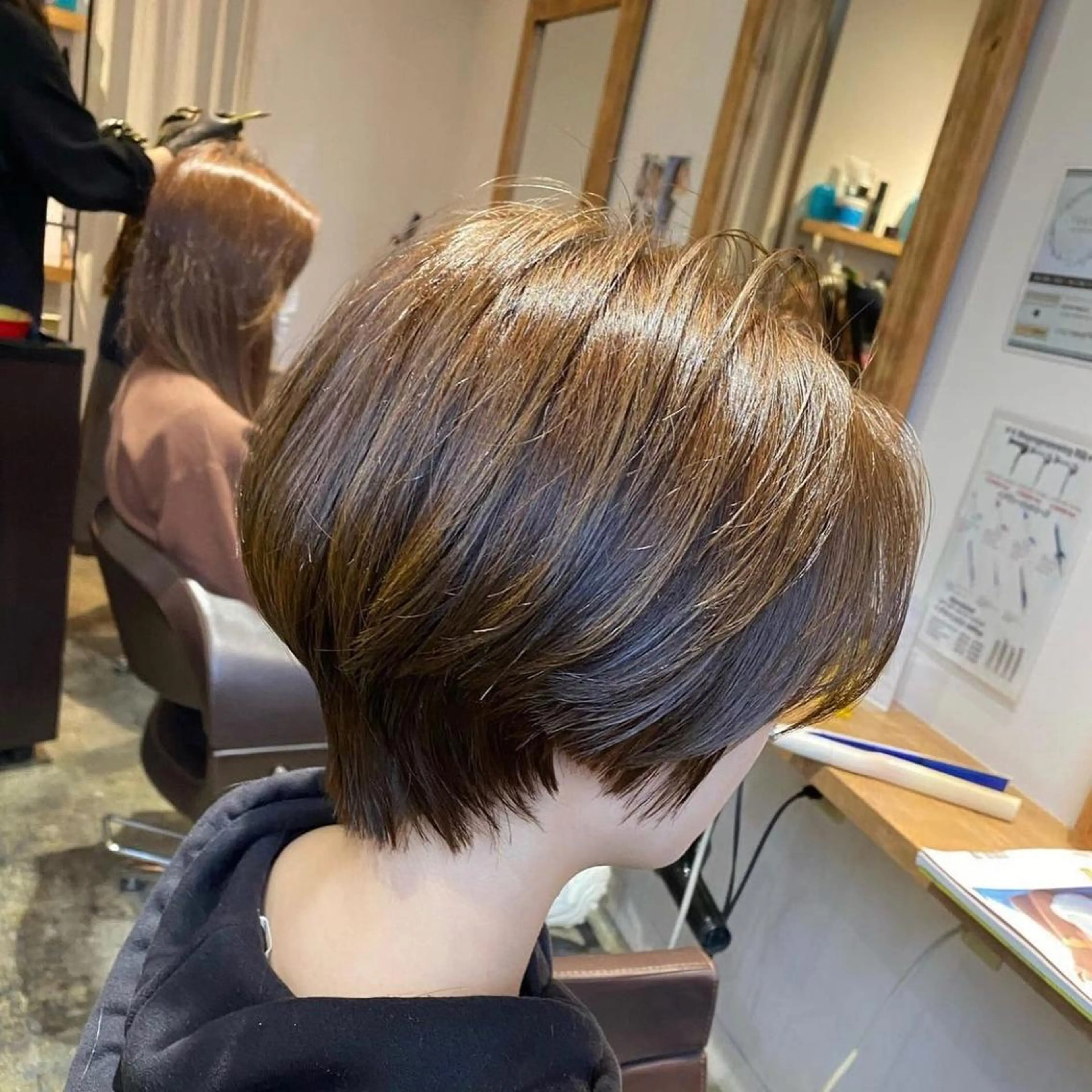 ショート レイヤー×髪質改善 マネージャー安藤光司のヘアスタイル