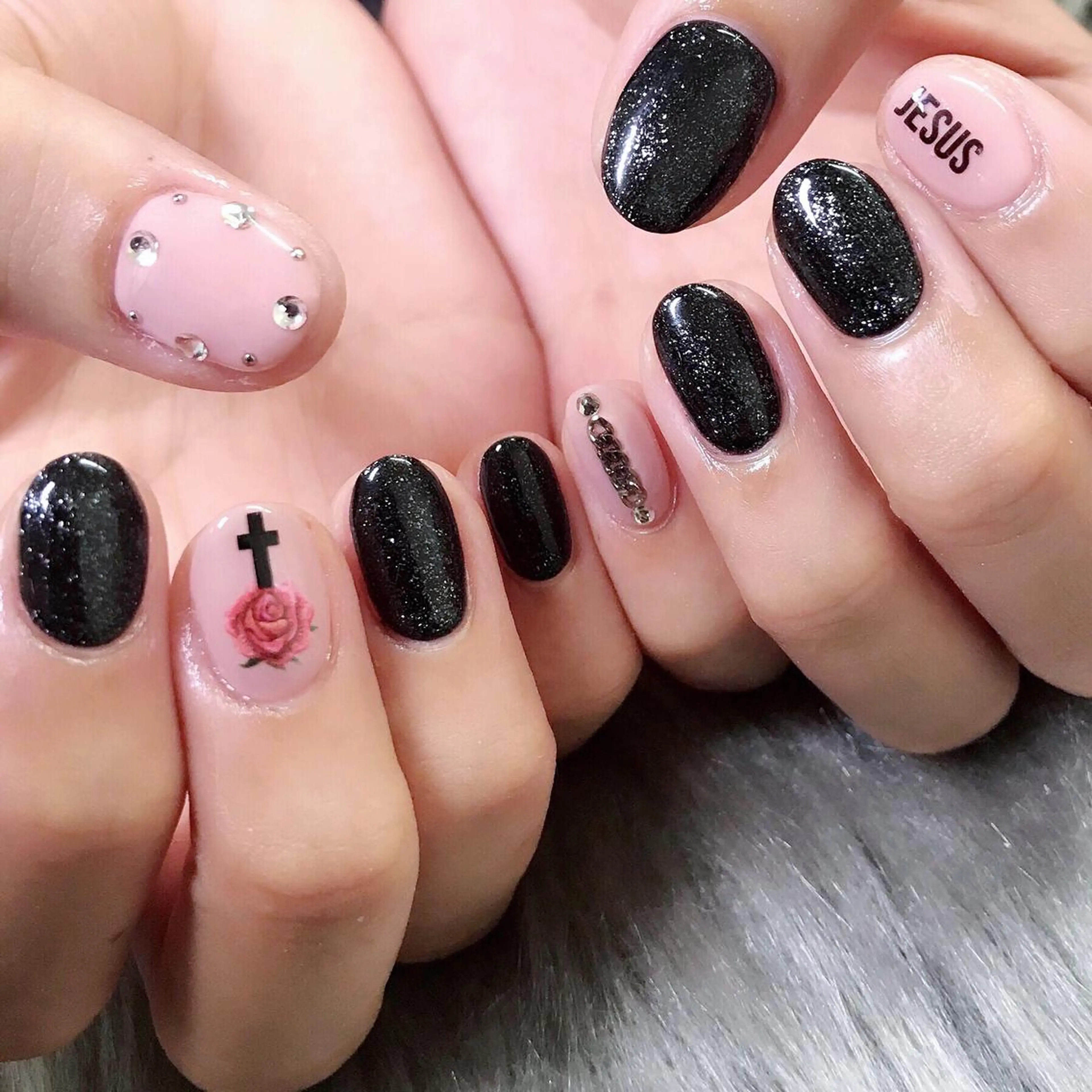 ネイル NOIROUGE所属・NOI ROUGEのネイルデザイン