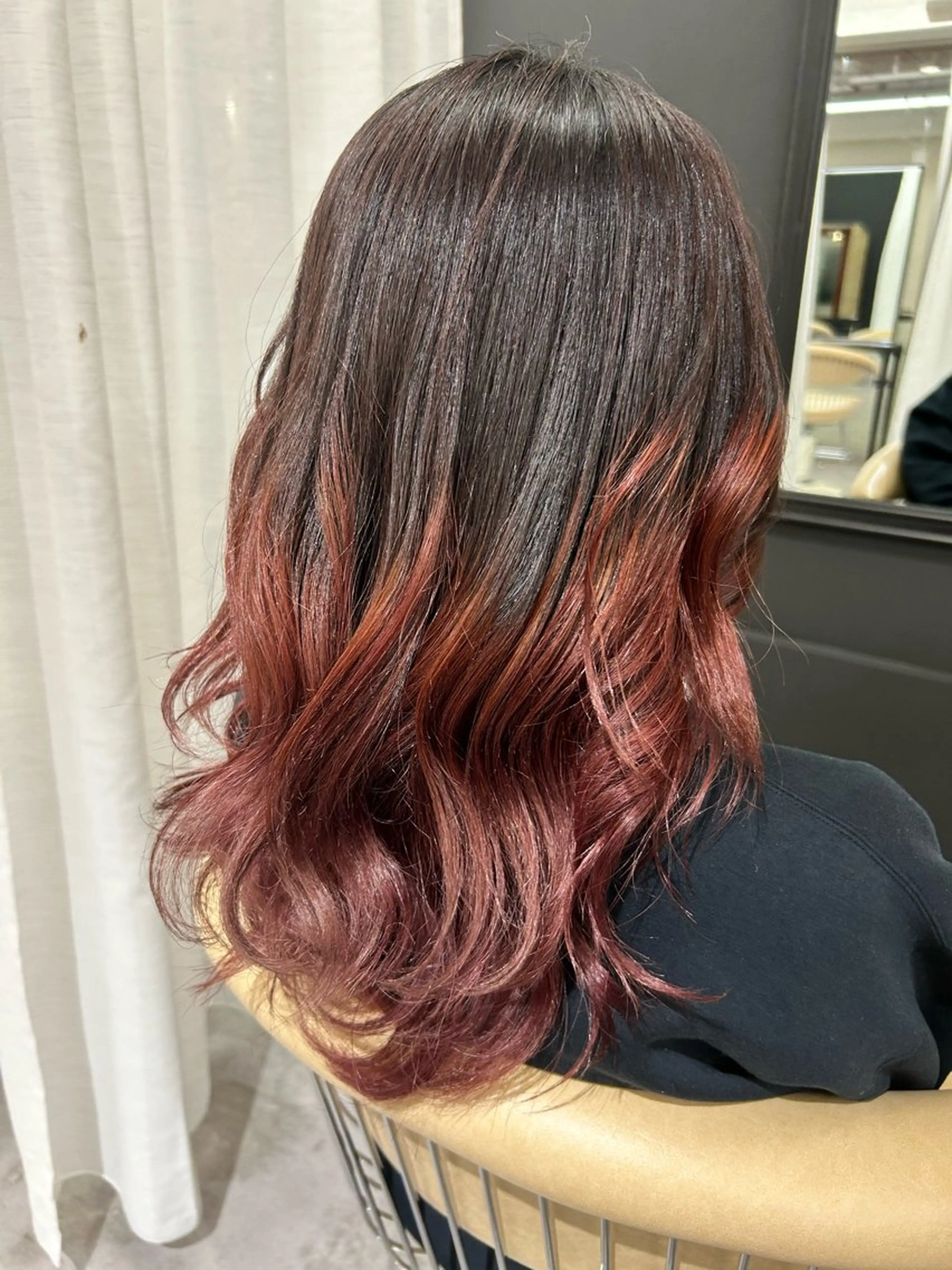 セミロング カラー ブリーチ グラデーションカラー ピンクカラー SIGMA LATTE所属・光岡 光のヘアスタイル