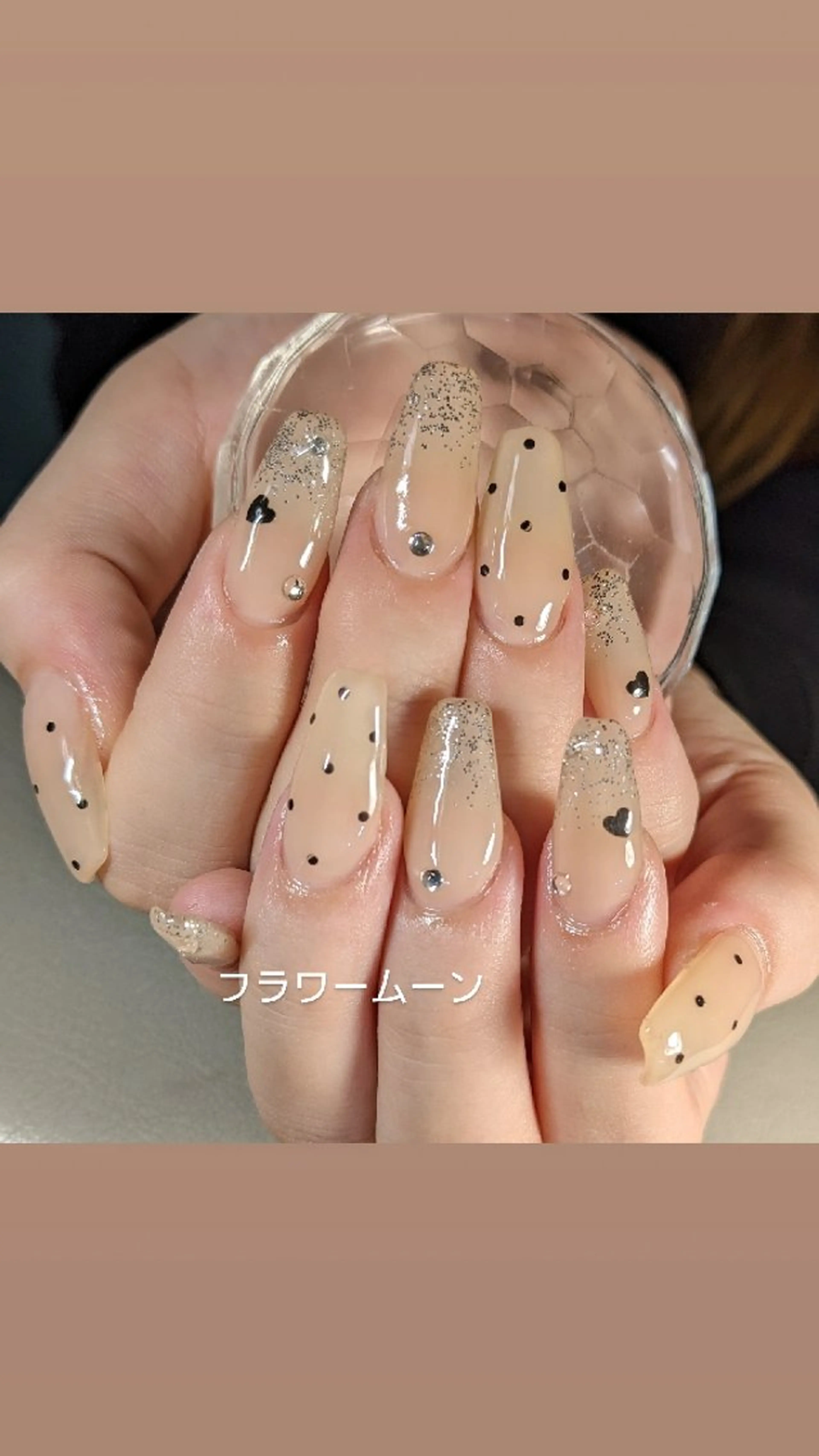 ネイル ドット ハンドネイル ハンドケア フラワー ムーンのネイルデザイン