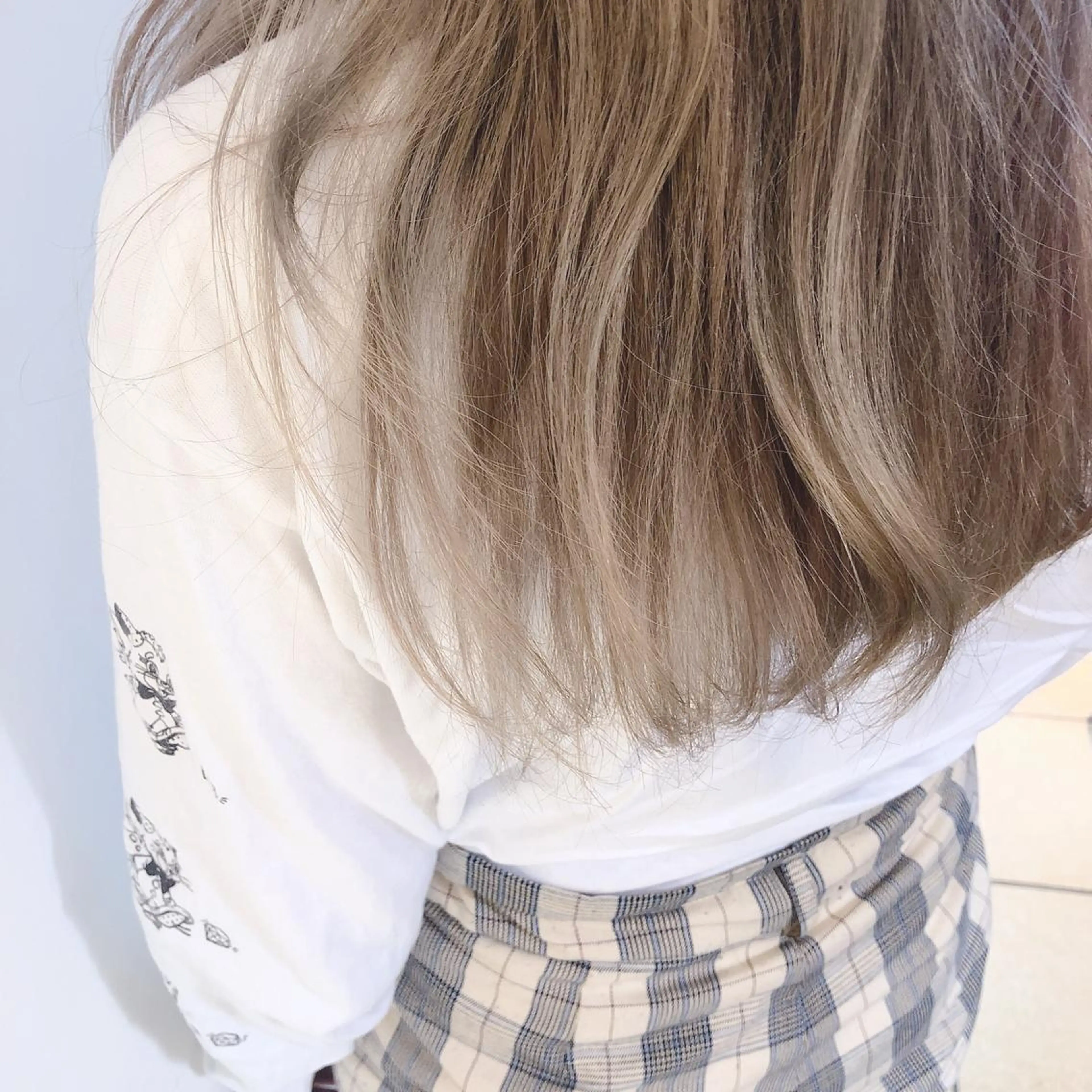 ロング カラー ブリーチ ブロンド カット ヘアカラー トリートメント 韓国hair ·͜· watanabeのヘアスタイル