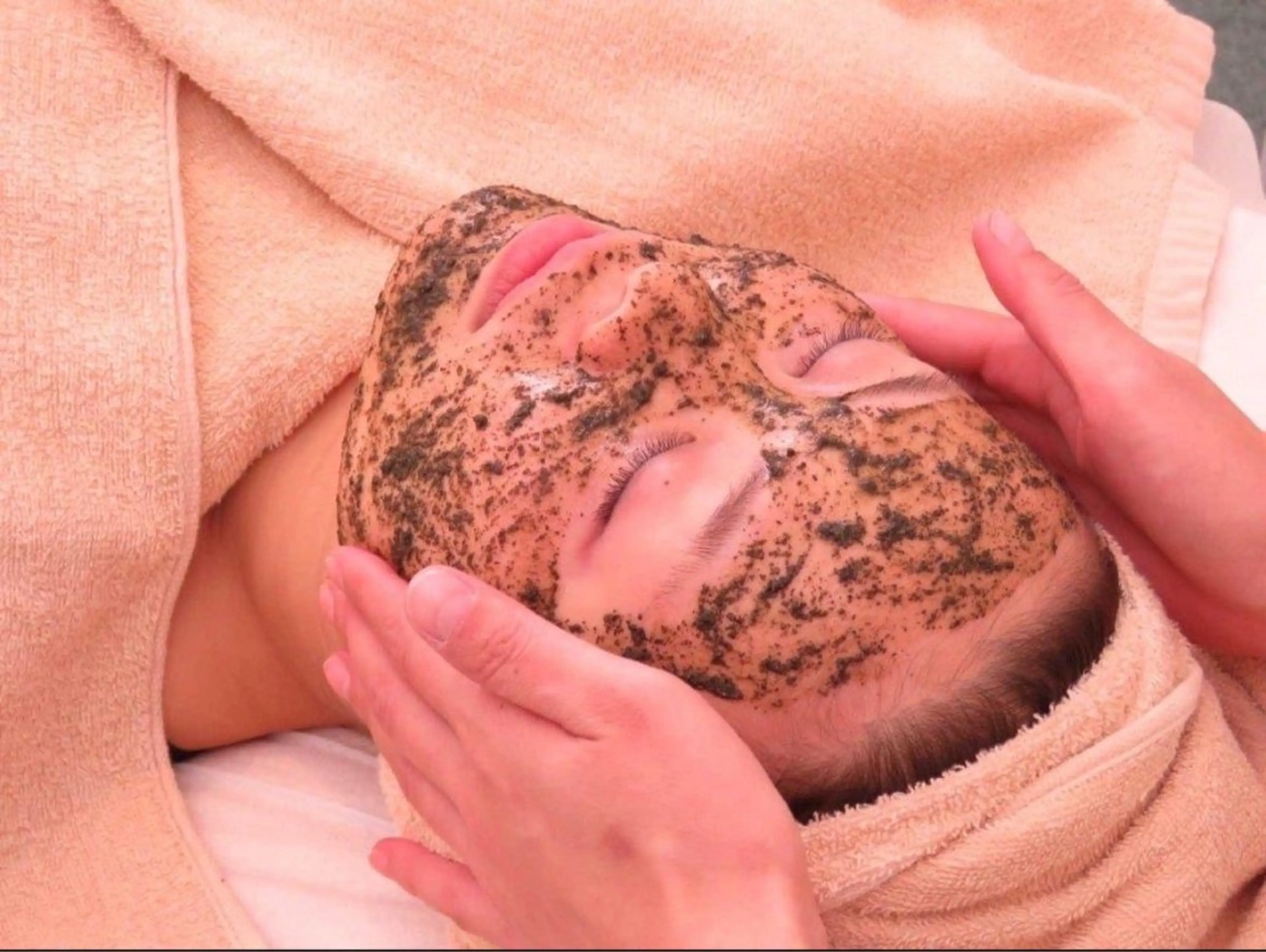 プラズマ✖︎ハーブピーリング　2つのコースが１度にでき、徹底的に肌質根本改善ができます！の写真