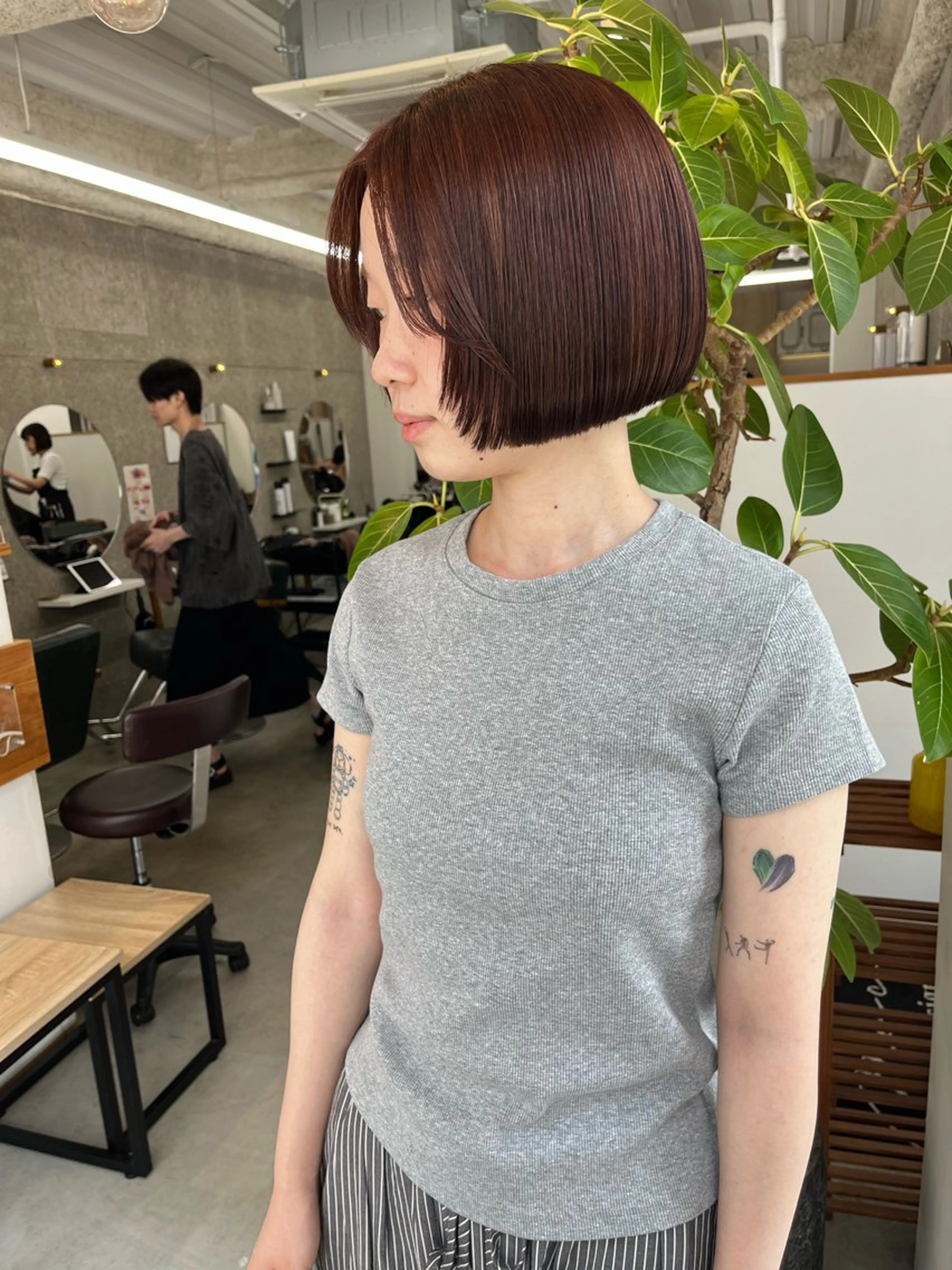 ショート カラー ボブ 顔周りカット レイヤーカット Merci Ayumiのヘアスタイル