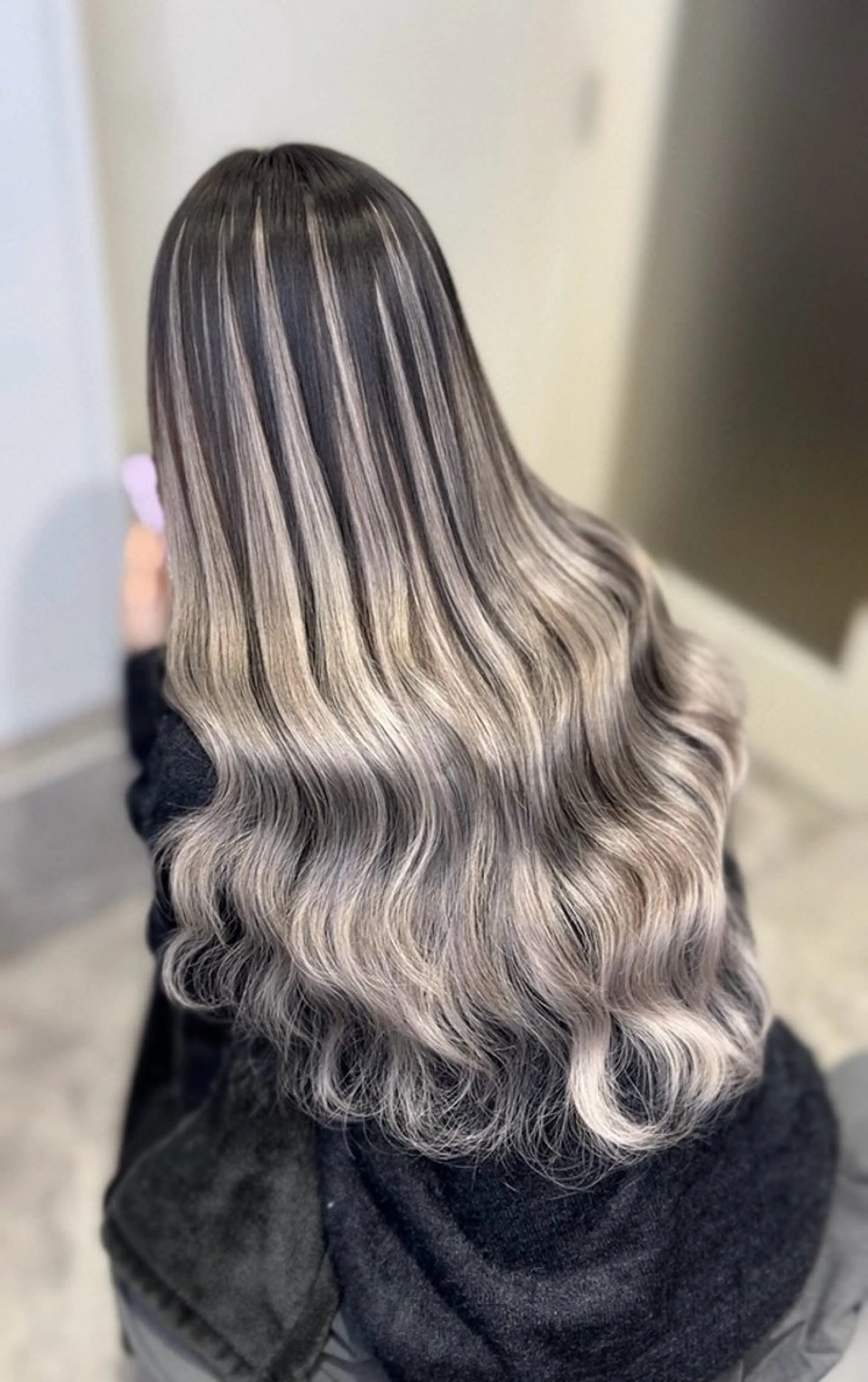 ロング カラー mimiiy梅田 中崎町ハイトーンのヘアスタイル