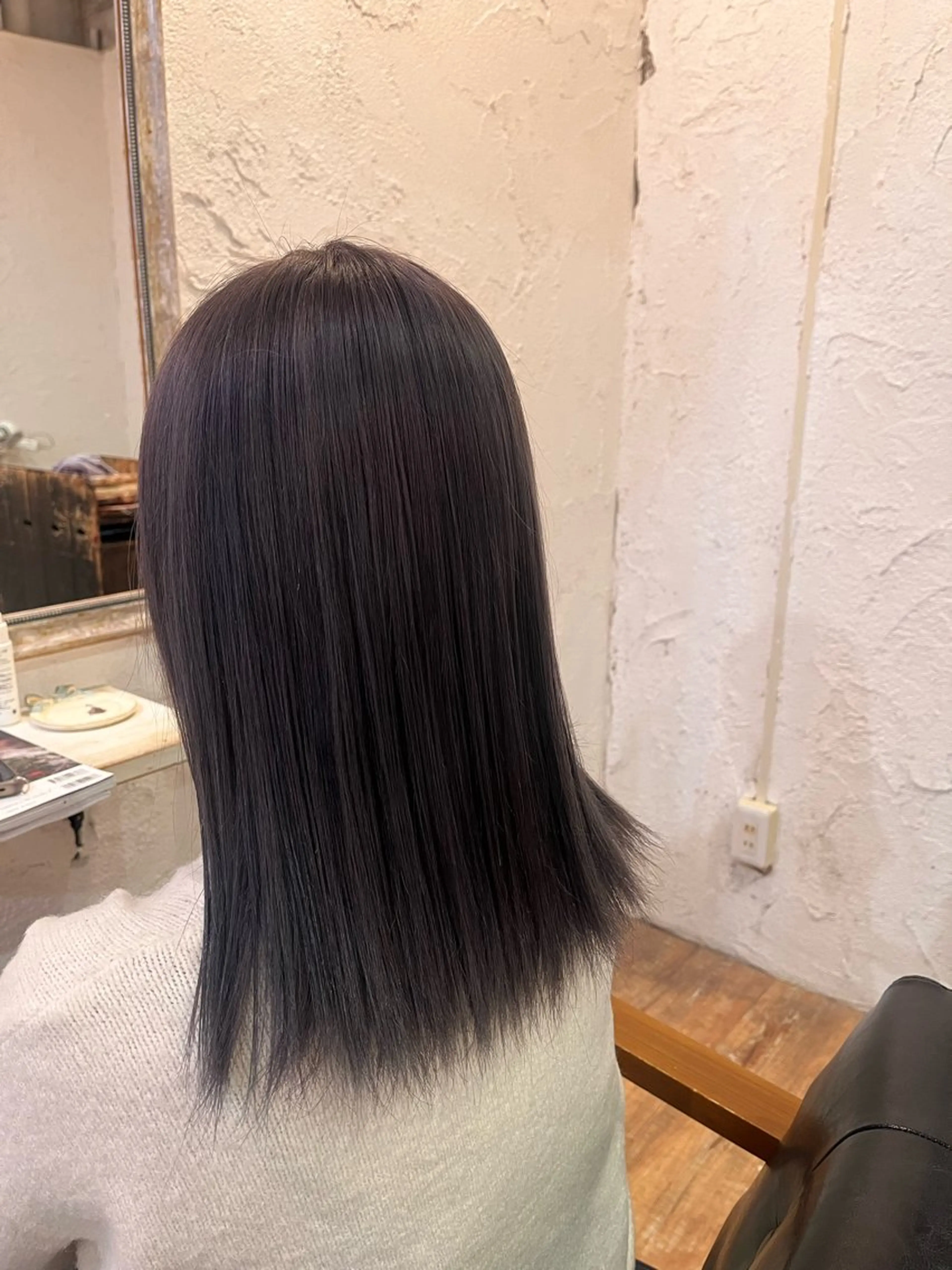 セミロング カラー 佐竹 渚のヘアスタイル