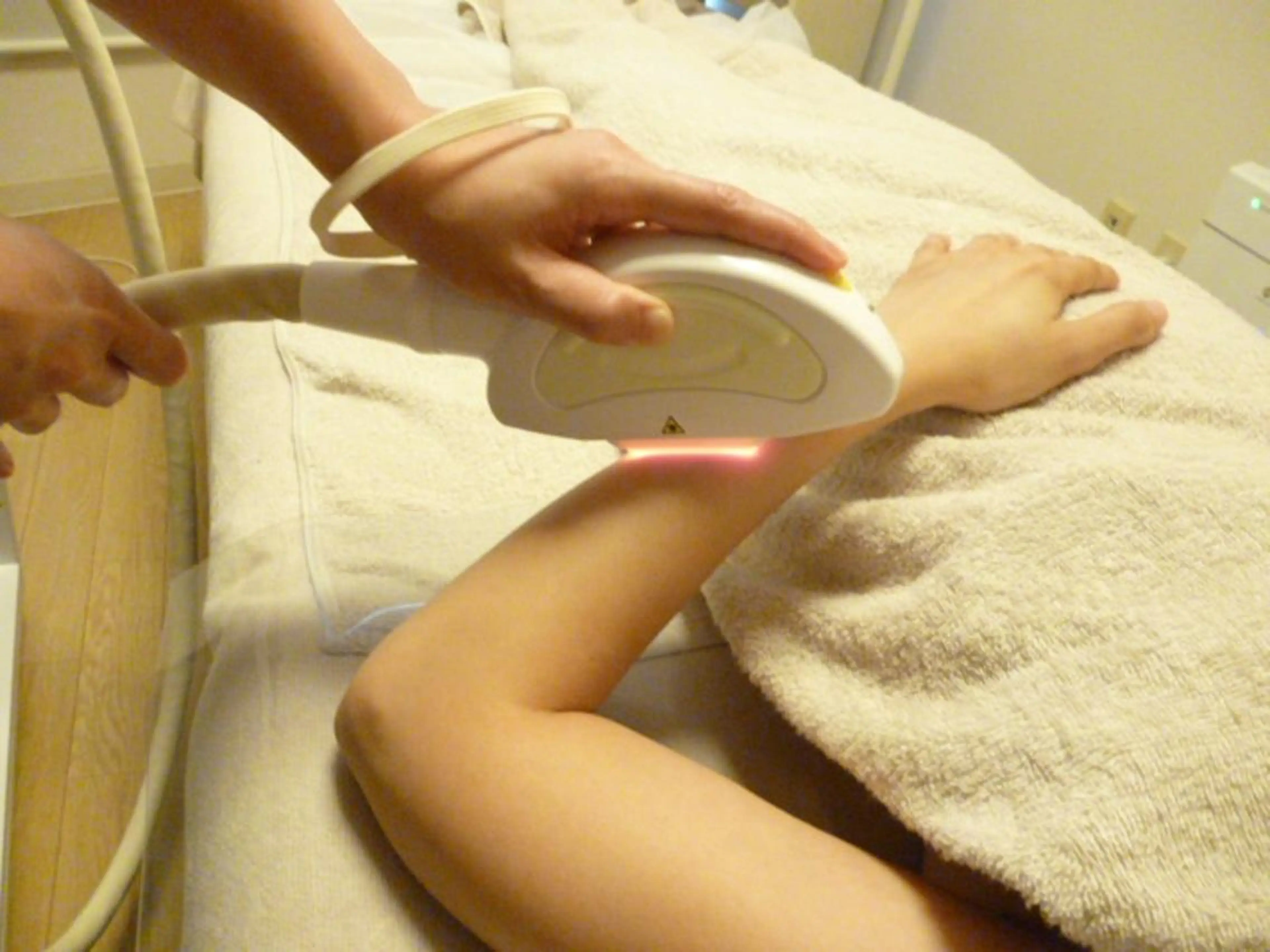 Mパーツ(ひじ下orひじ上orお腹or胸or腰orヒップ)の写真