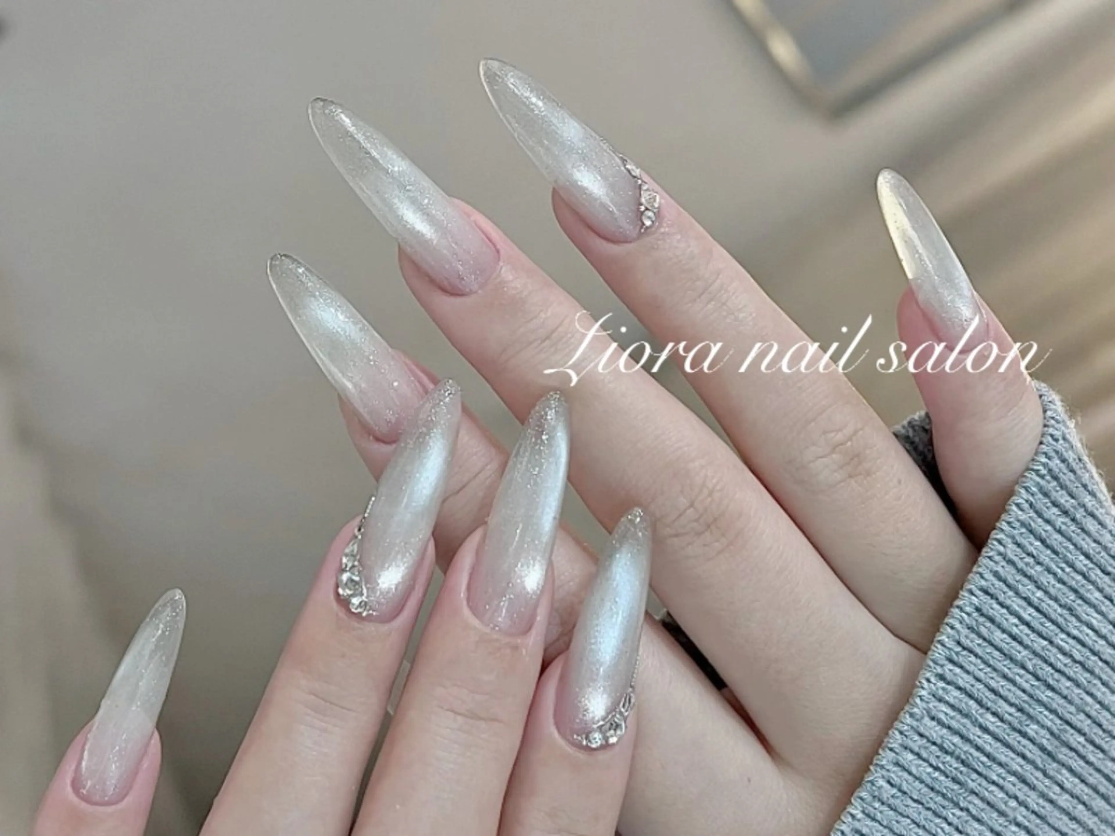 ネイル アートネイル フレンチネイル ジェルネイル ガーリー グラデーション ハンドネイル Liora nail 1のネイルデザイン