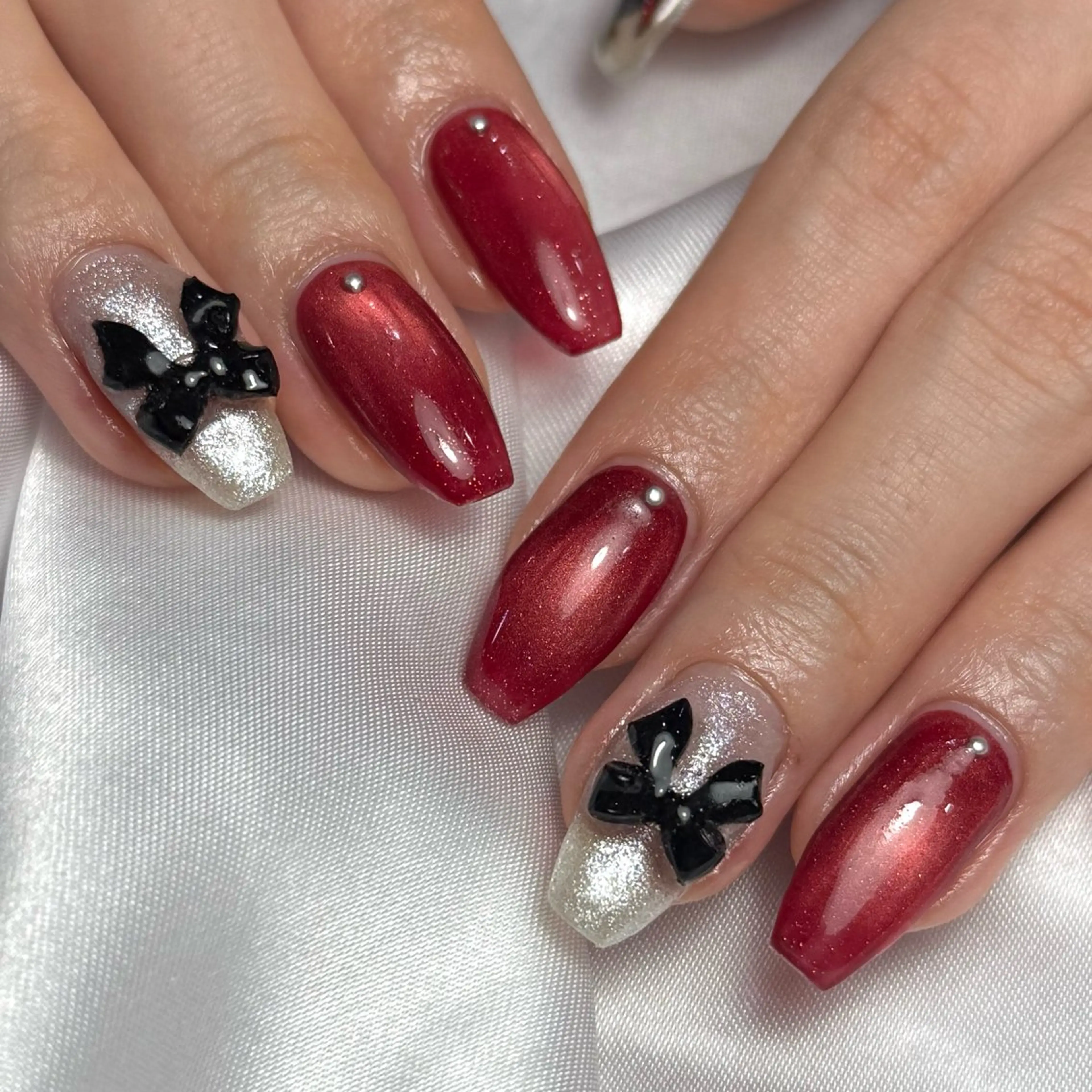 ネイル マグネットネイル 赤色 ハンドネイル Ray nail natsu🎀のネイルデザイン