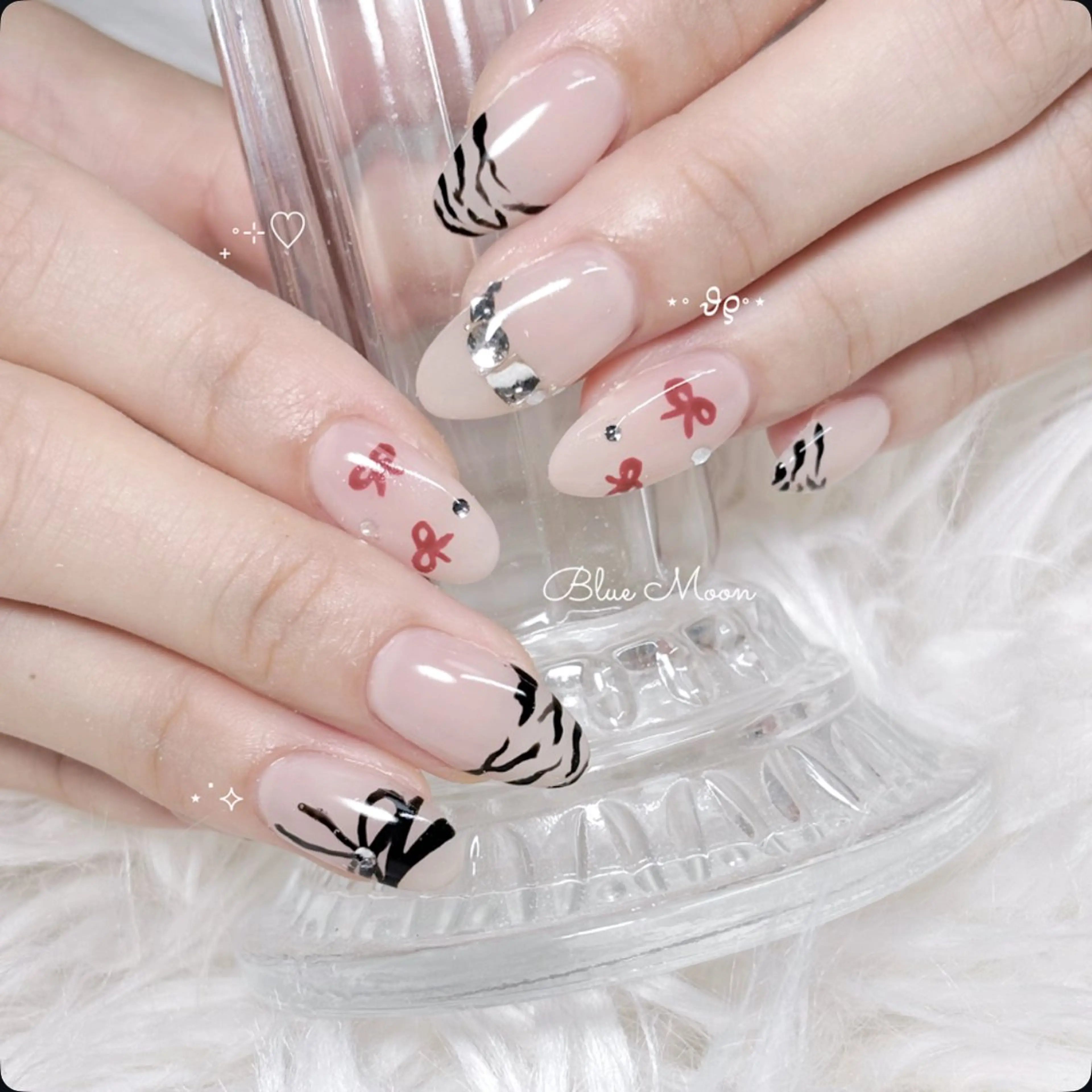 ネイル ハンドネイル フットネイル ハンドケア nail salon Blue Moonのネイルデザイン