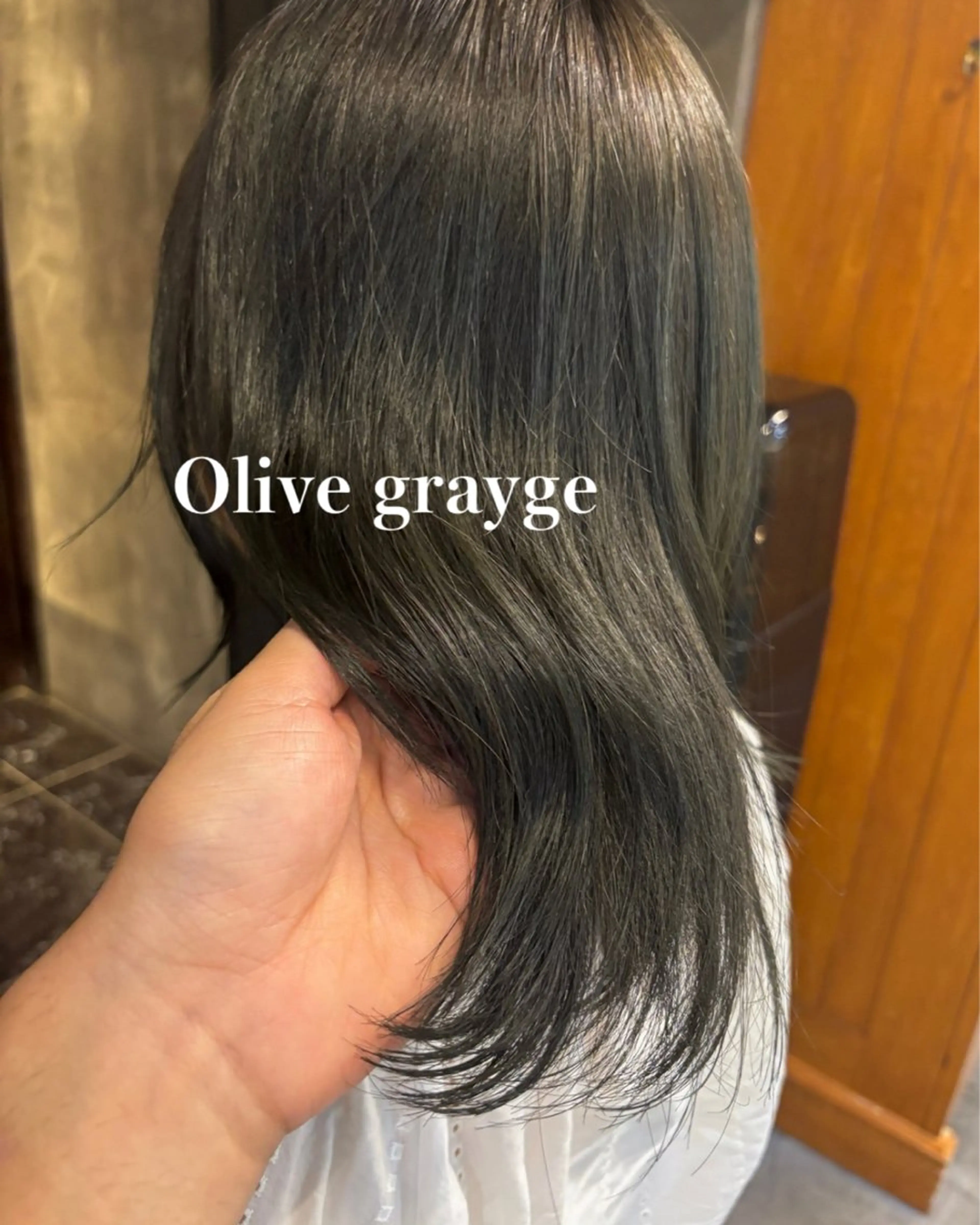 ミディアム カラー レイヤー/ハッシュ/ ウルフ/透明感カラーのヘアスタイル