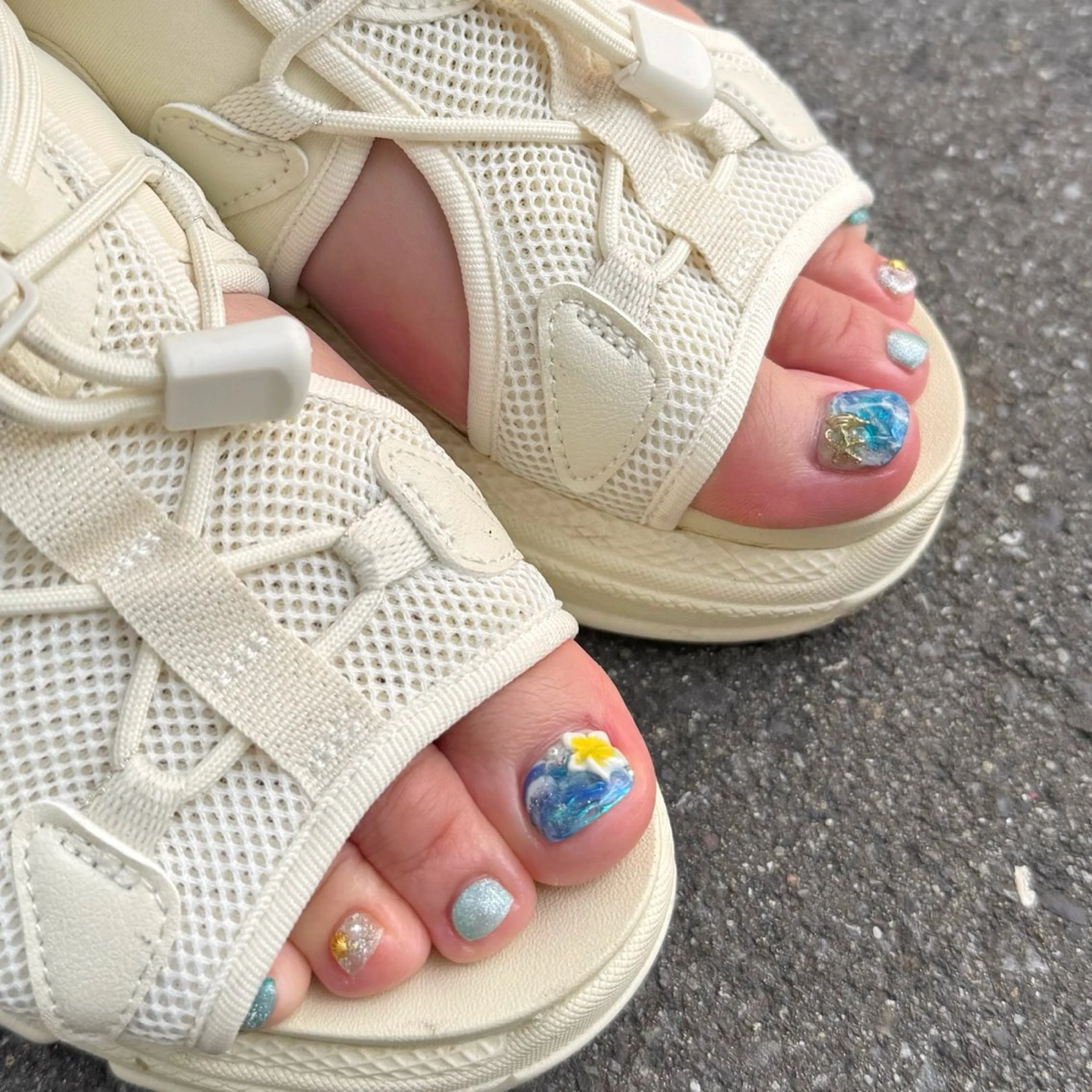 ネイル glossnail MIKIのネイルデザイン