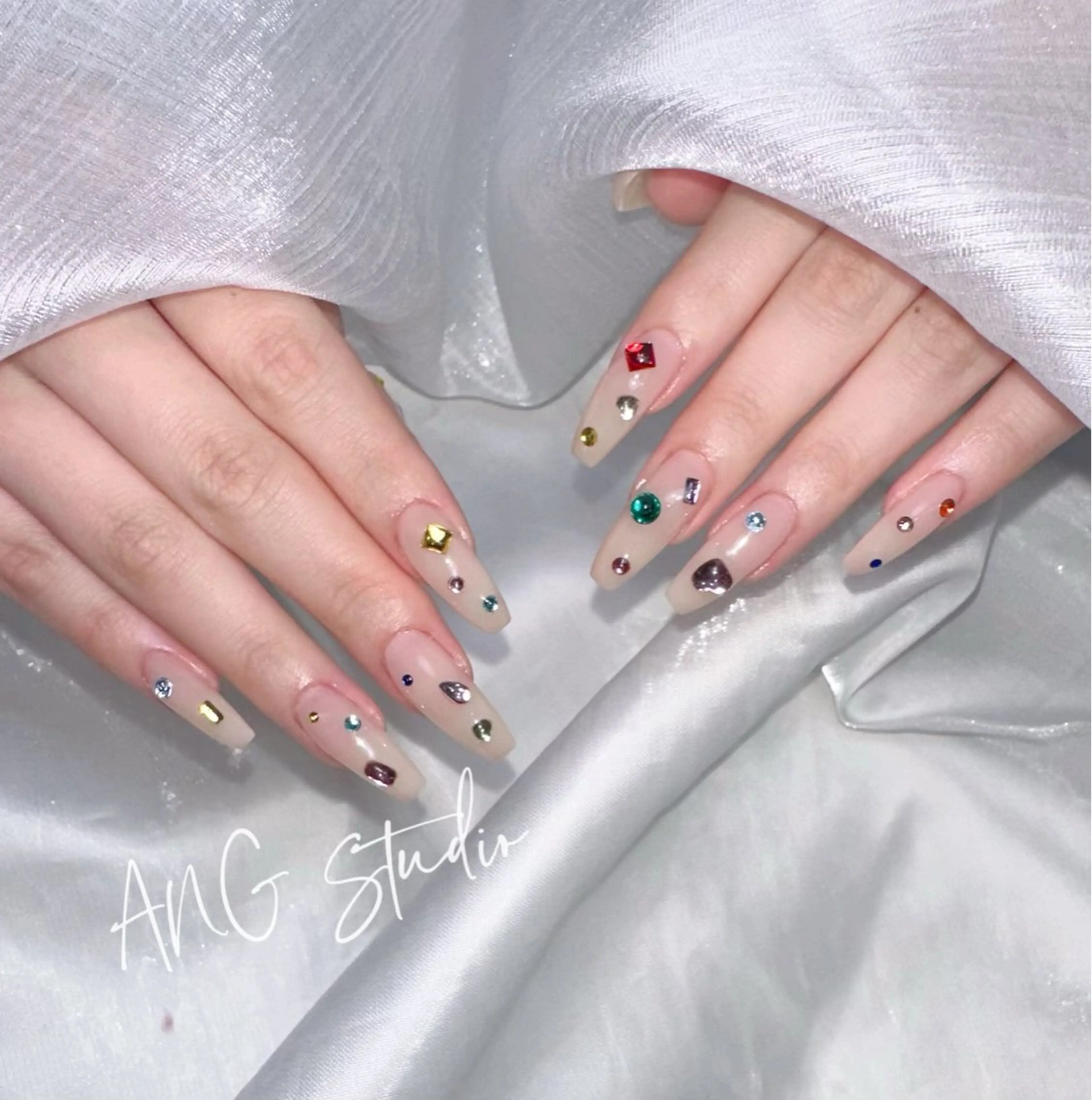 ネイル ハンドネイル ハンドケア ANG Studioのネイルデザイン