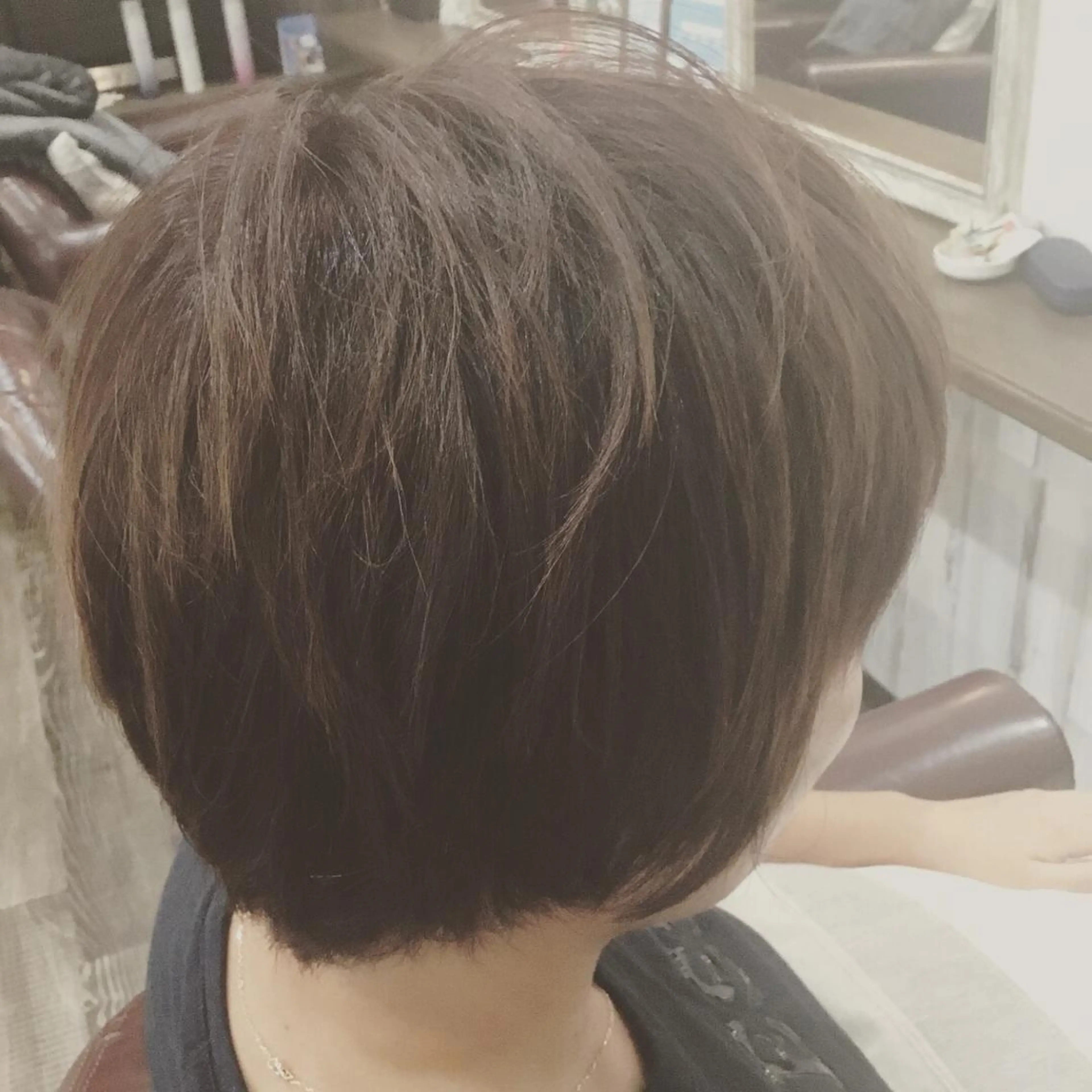 ショート カラー embrace エンブレイスのヘアスタイル