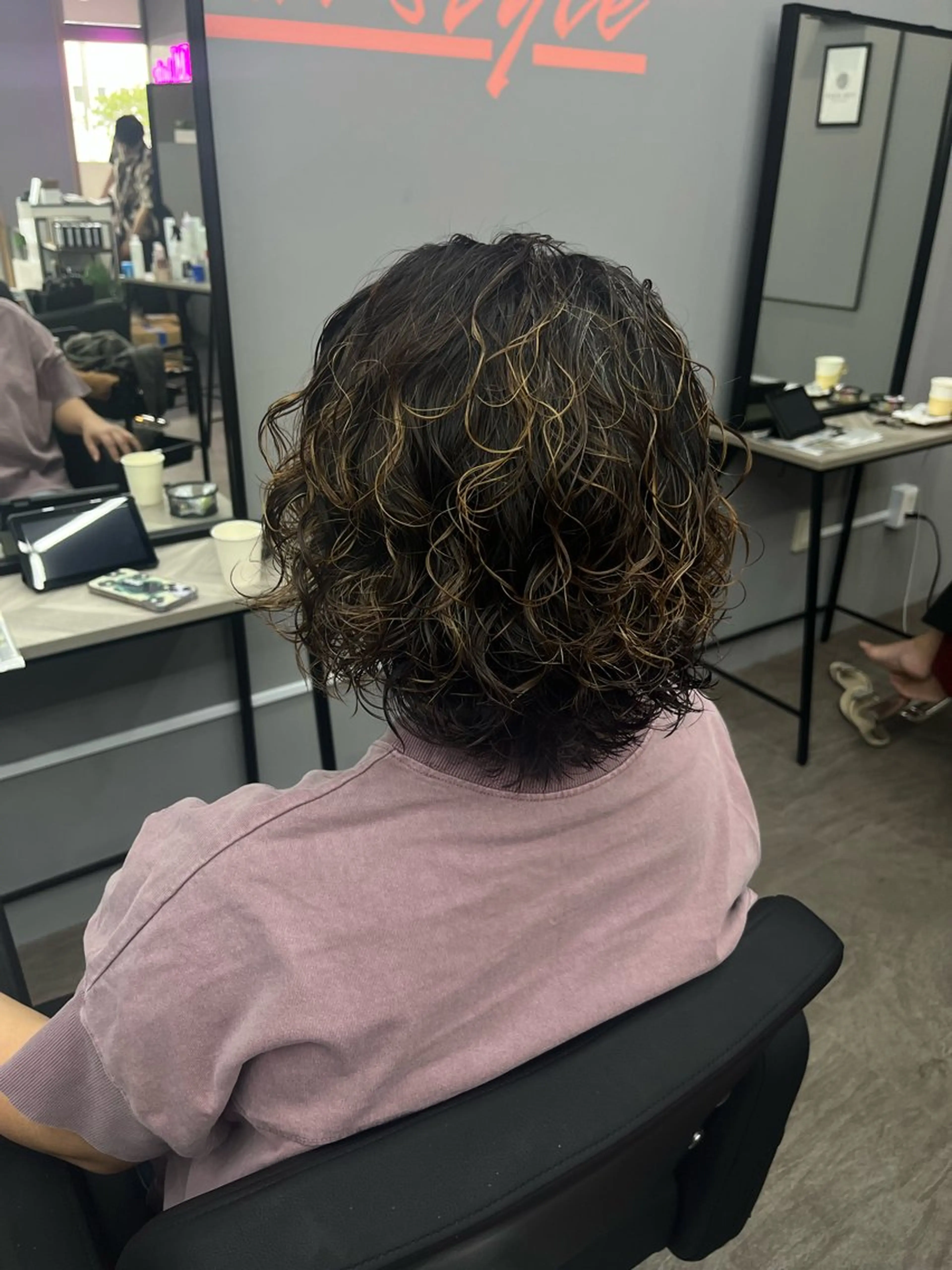 ショート パーマ ハイライト VIM hair 泡瀬店所属・ミサ ミサのヘアスタイル