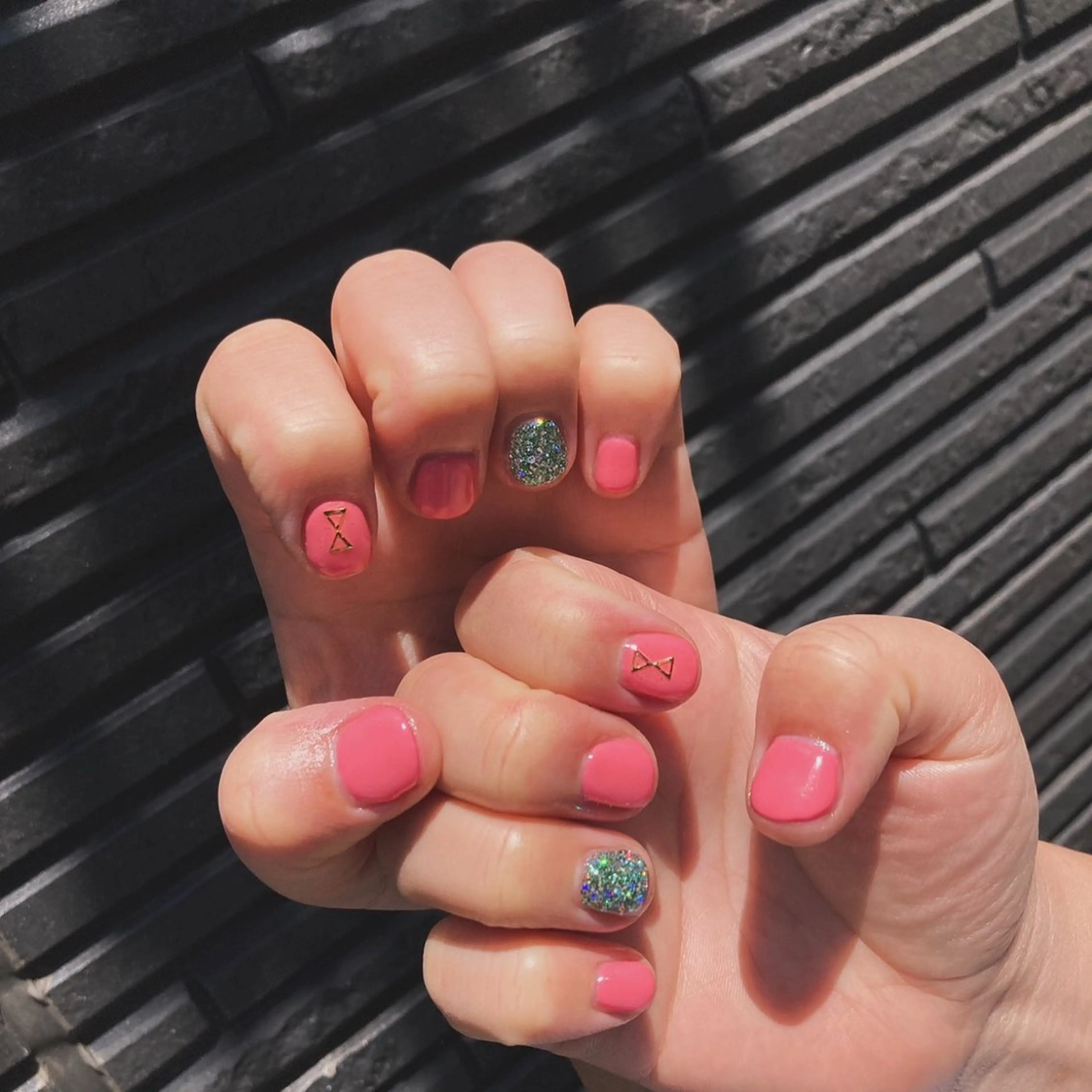 ネイル NANAE ネイル🌈虹のネイルデザイン