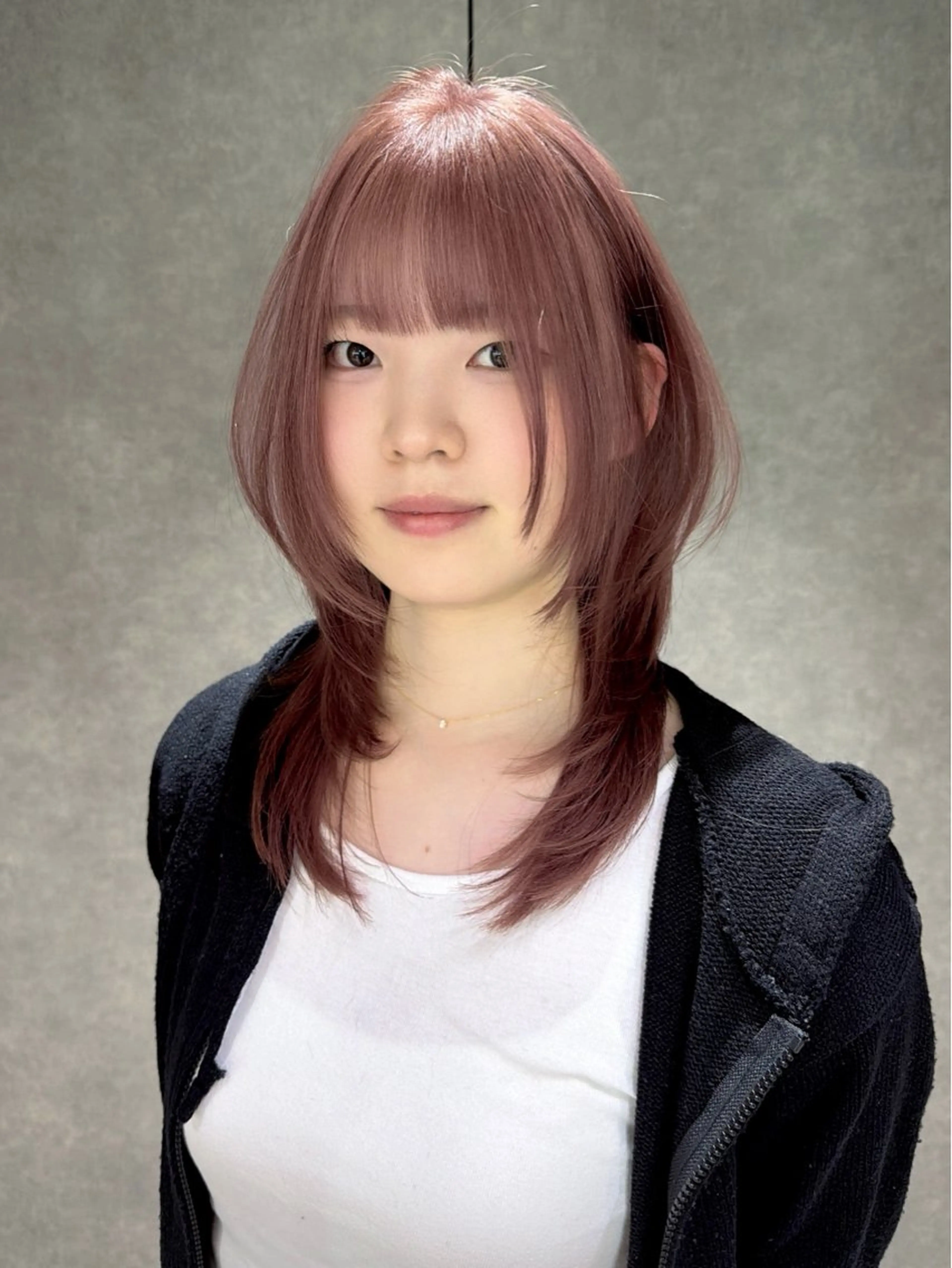 ミディアム カラー ベージュカラー ピンクカラー ピンクベージュ ハッシュカット カット ヘアカラー yu-kaハッシュ カット/韓国レイヤーのヘアスタイル