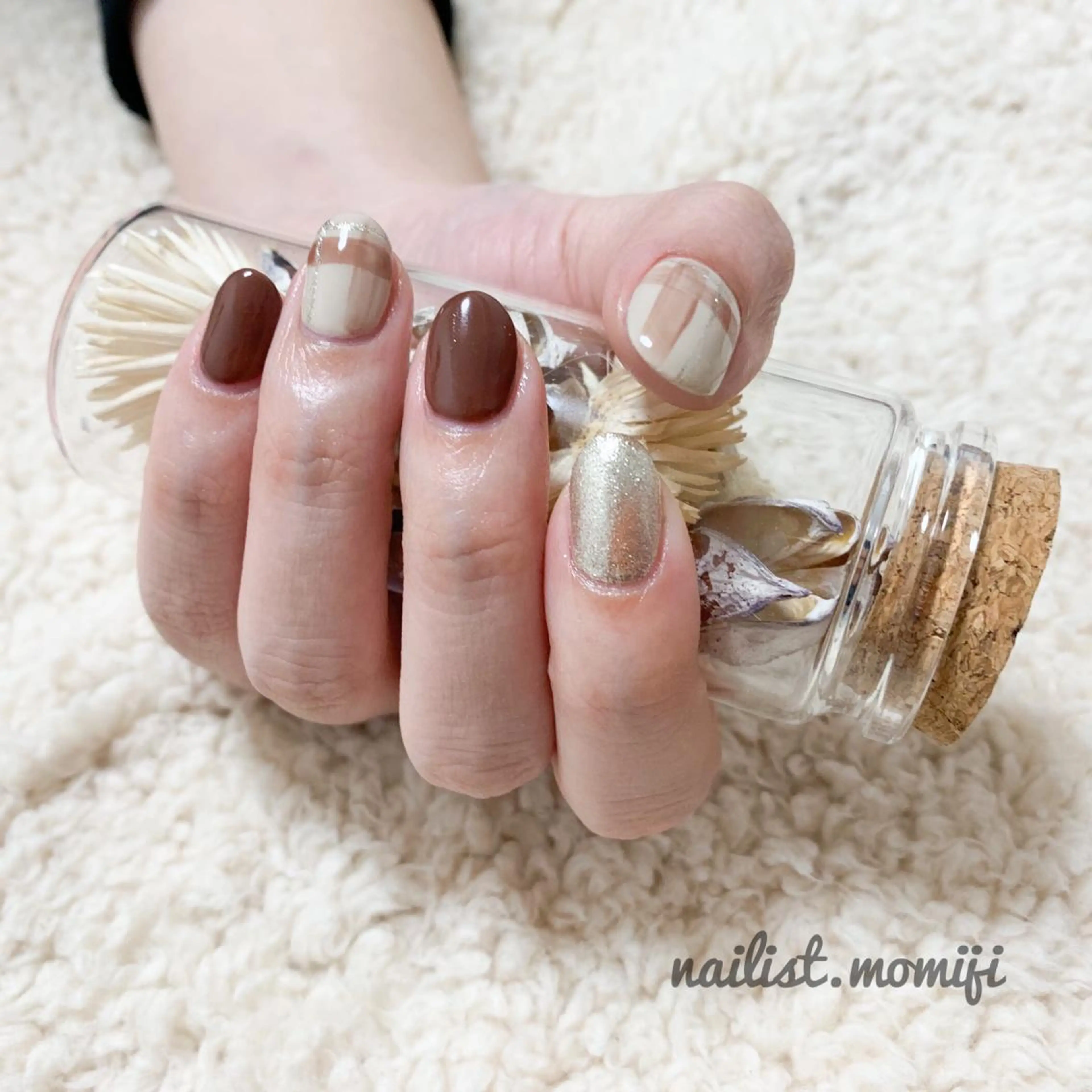 ネイル ゴールド ラメ(グリッター) 冬ネイル クリスマス nailist_ momijiのネイルデザイン