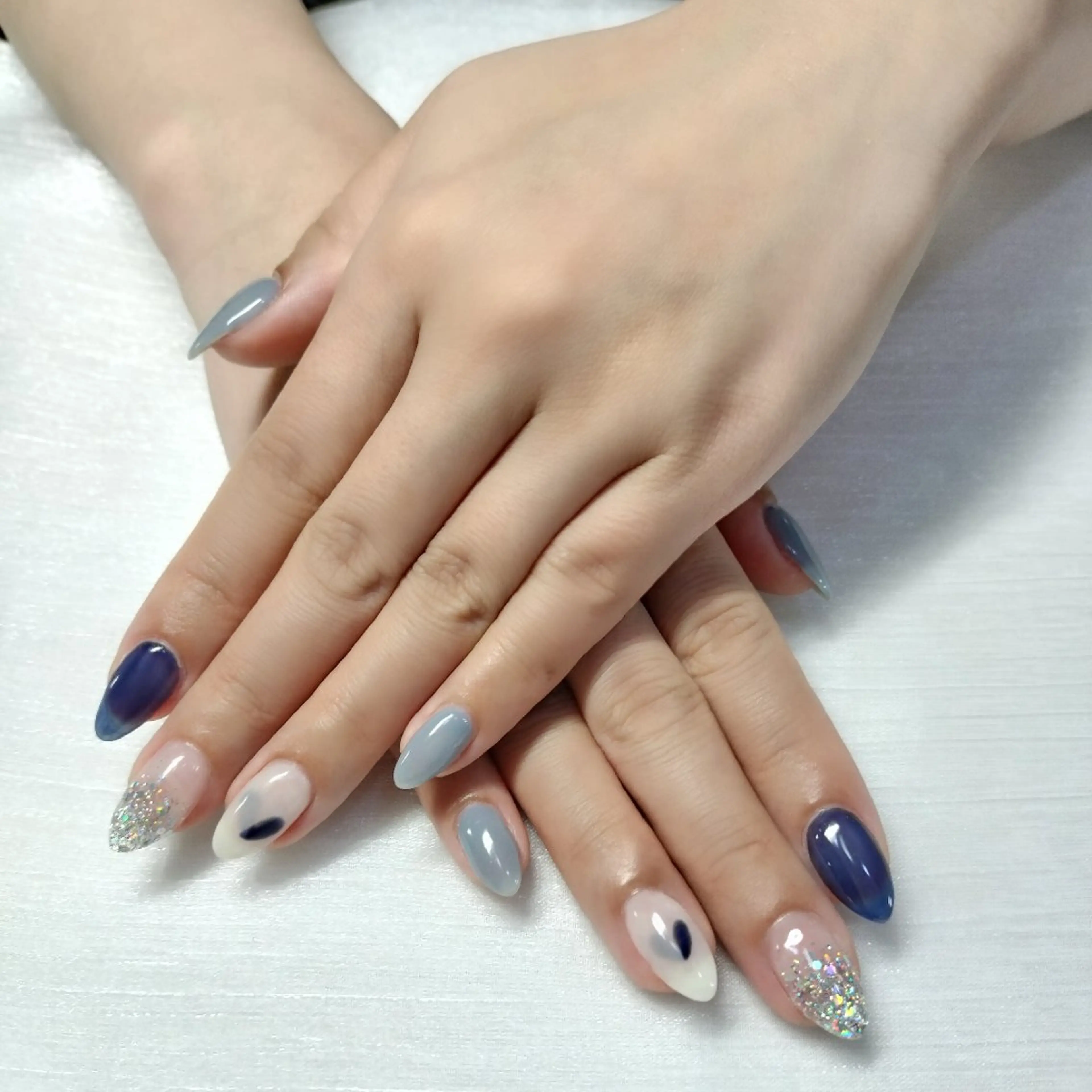 ⭐️新店キャンペーン中，セール【初回ソフトジェルオフ無料】★HAND　4本シンプルデザインの写真