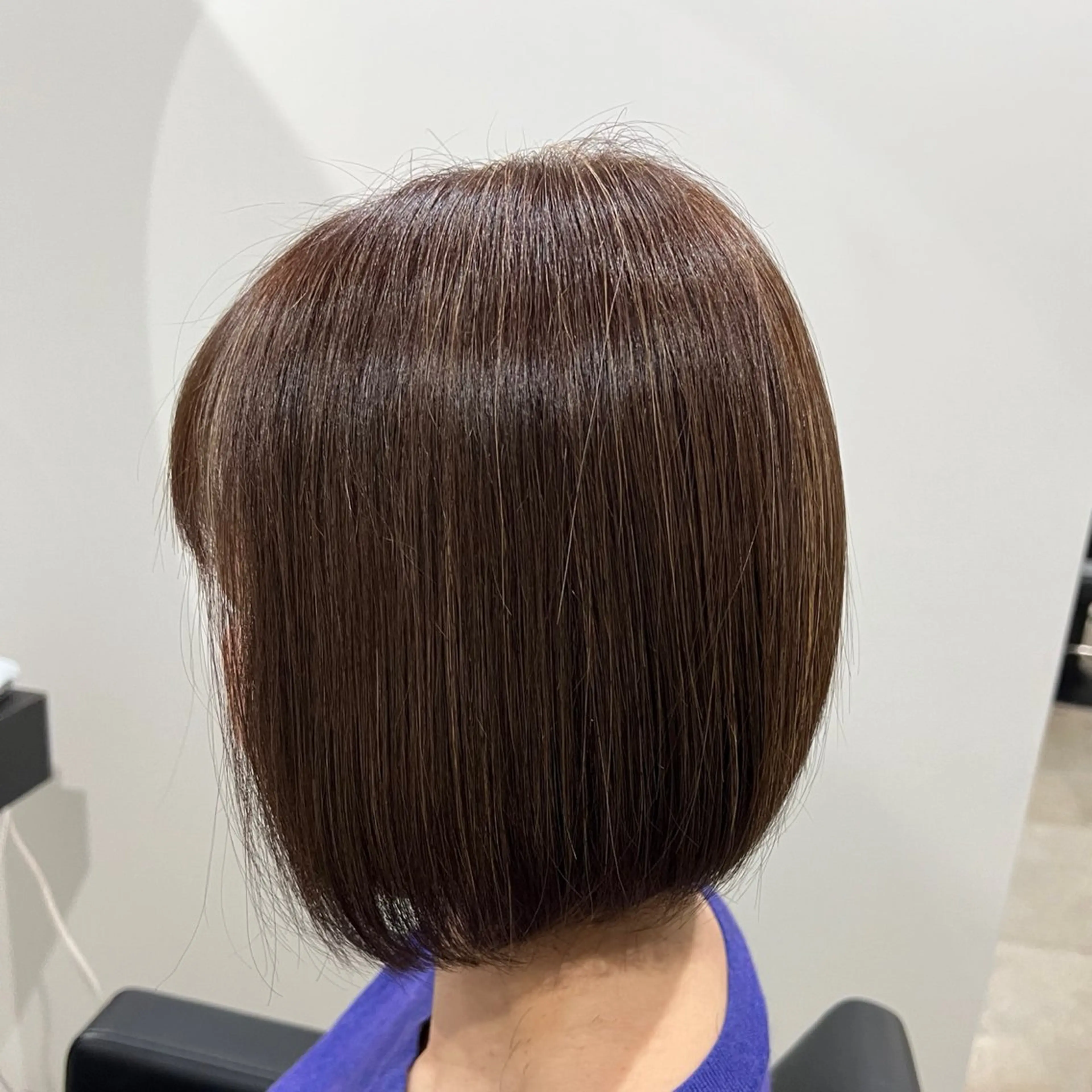 ショート 前下がりボブ ボブ ハイライト 小澤 蘭のヘアスタイル