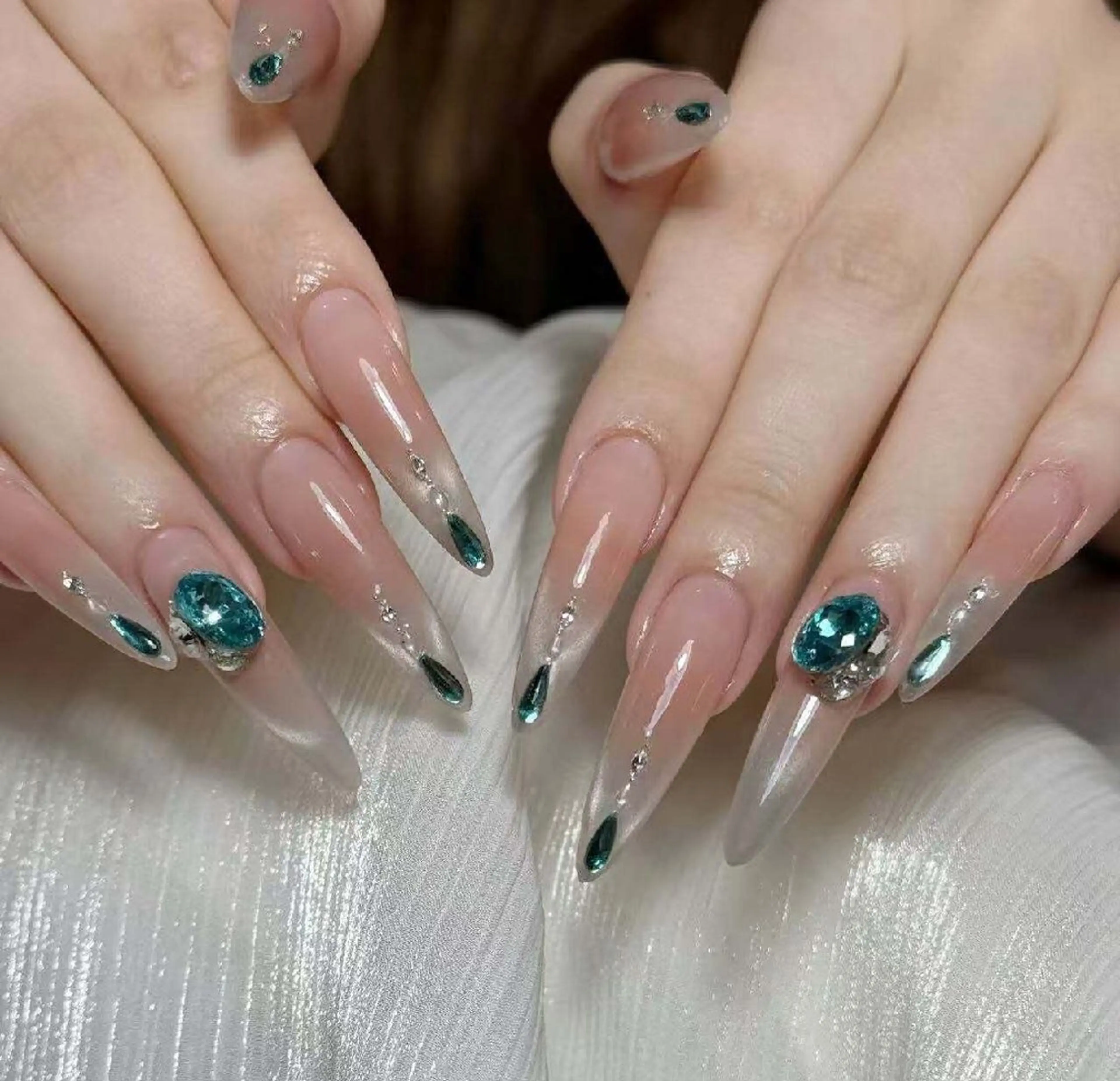 ネイル オーロラネイル フラワーネイル フットネイル フレンチネイル ジェルネイル ハンドネイル Oomiya 服部のネイルデザイン