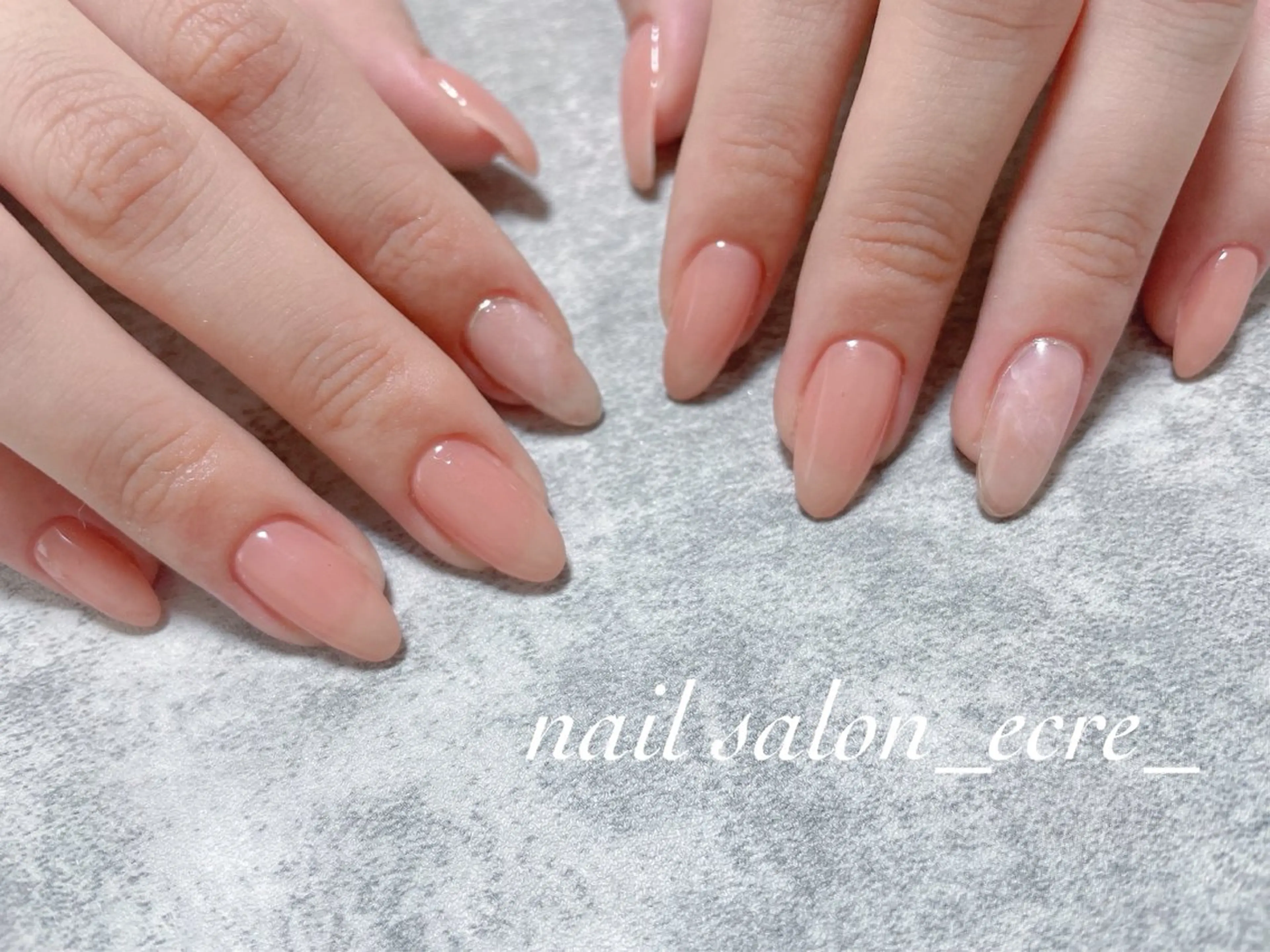 ワンカラーorグラデーション＋アート2本ずつ　オフ無料♡の写真