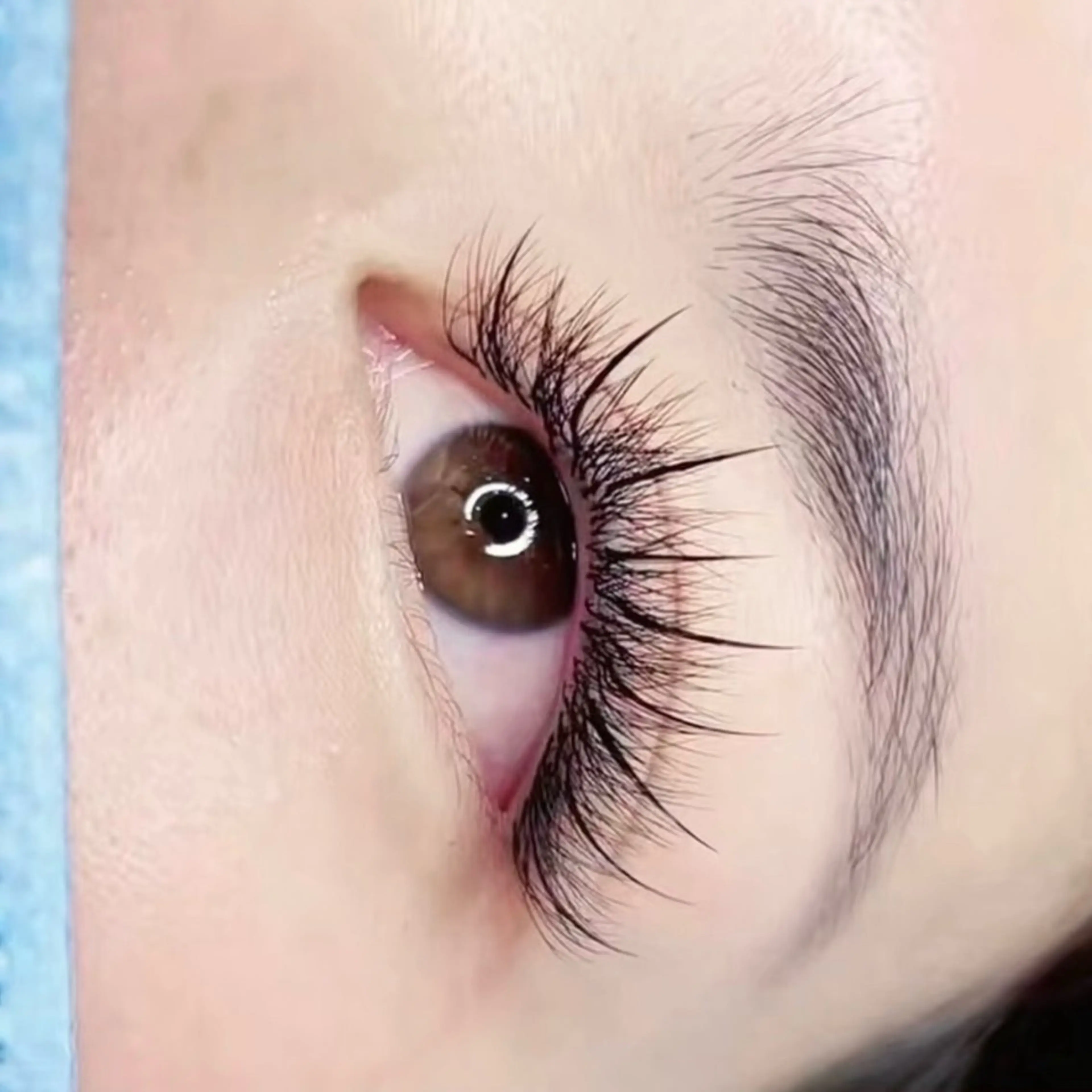 マツエク・マツパ 束感まつ毛 カラーマツエク フラットラッシュ パリジェンヌラッシュリフト まつげパーマ ミユ 横浜のマツエク・マツパデザイン