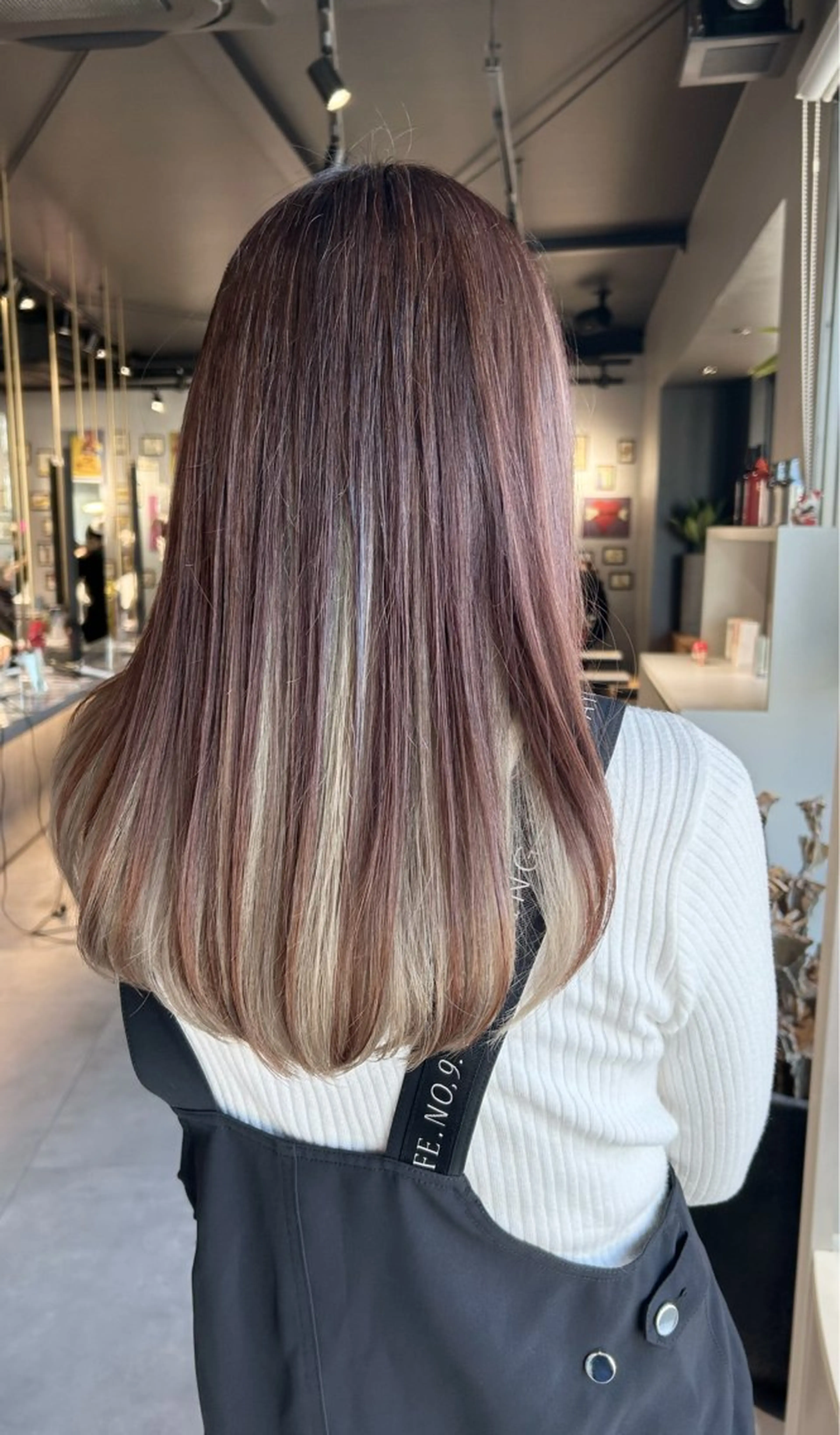 「ブリーチあり」インナーカラー&全体カラーの写真