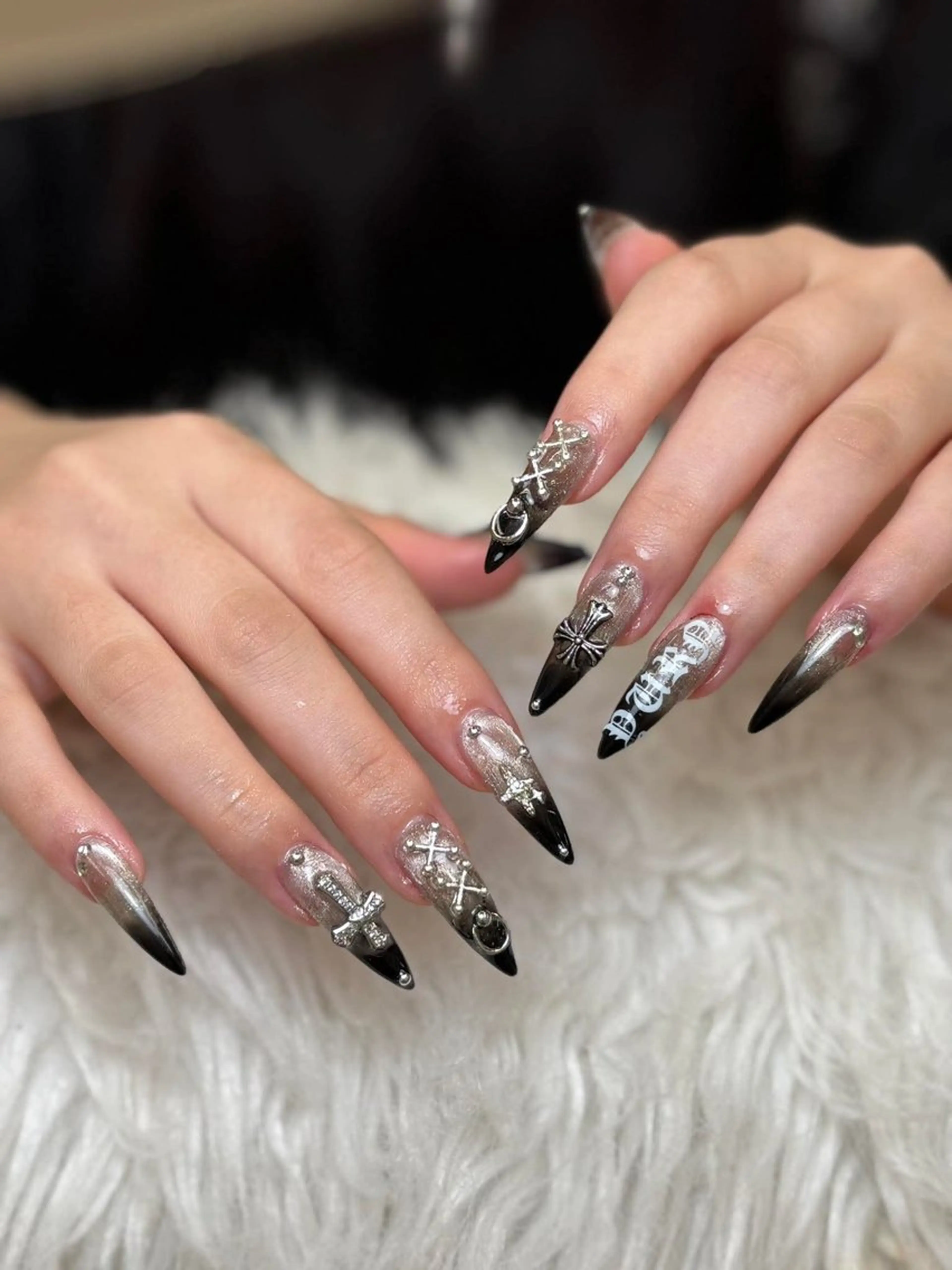 ネイル フレンチネイル ジェルネイル ガーリー 韓国ネイル ロングネイル ハンドネイル タオ チャンのネイルデザイン