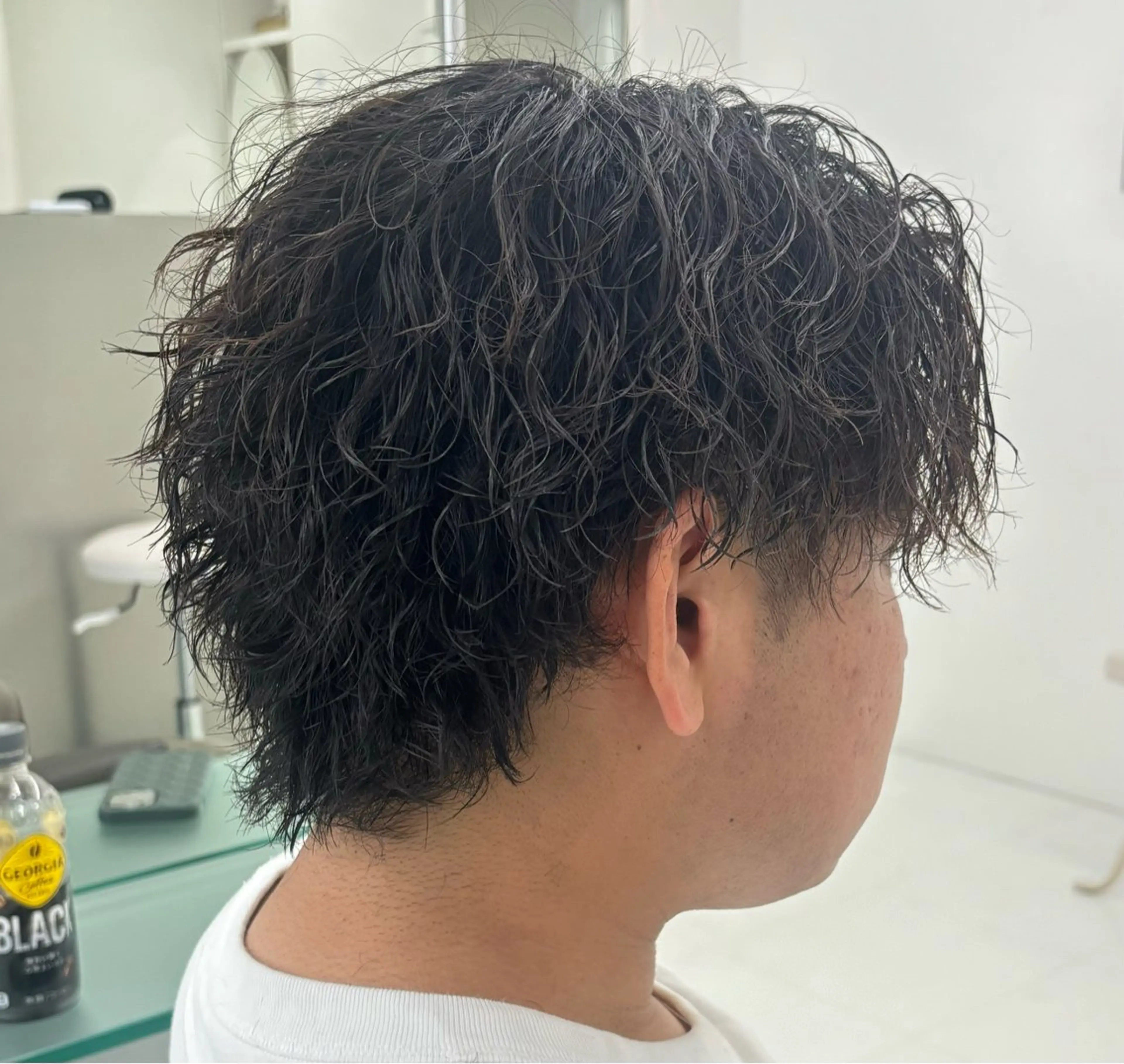 ミディアム パーマ メンズ era2d所属・マコト/心斎橋 メンズ専門店のヘアスタイル