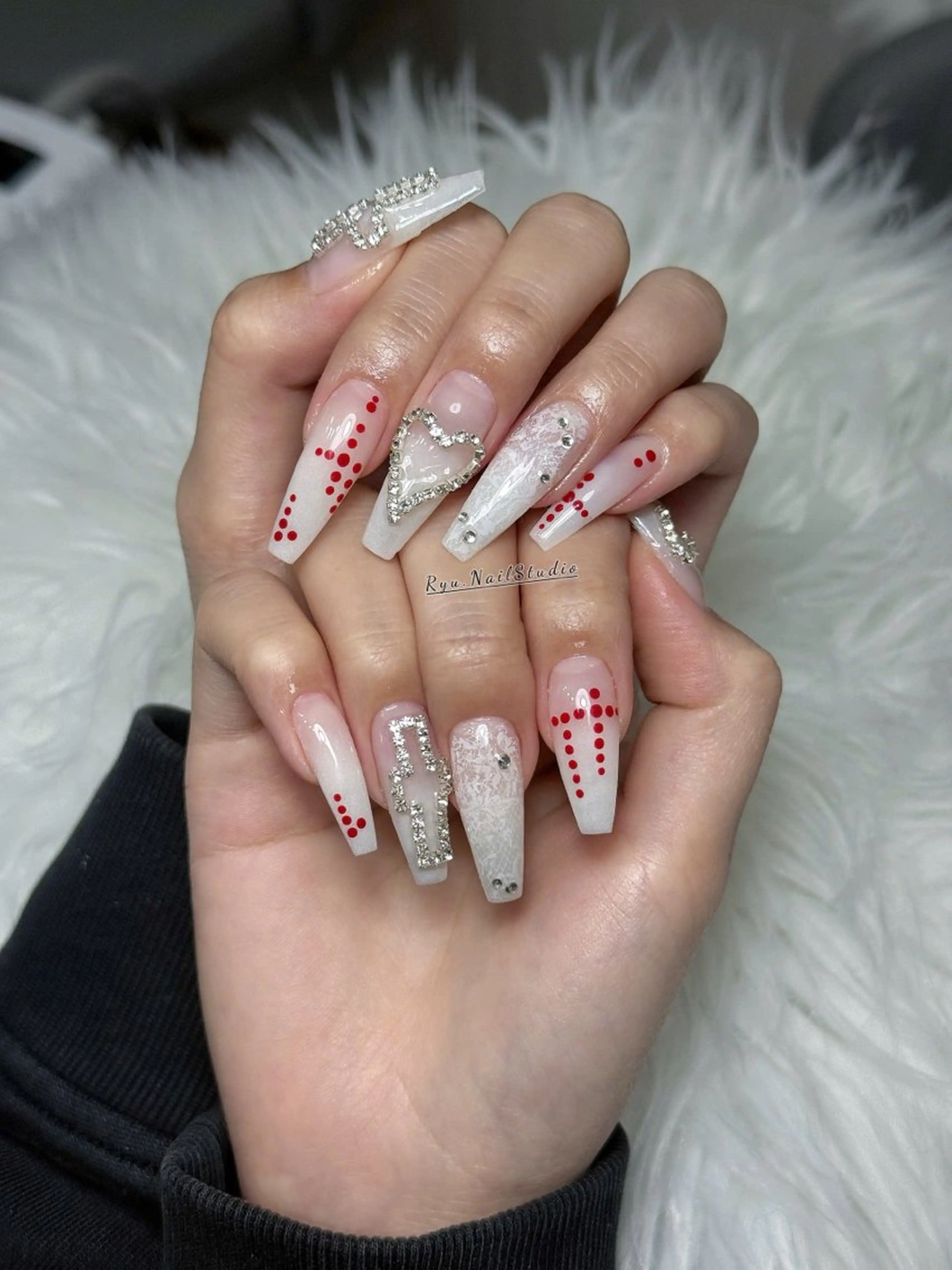 ネイル アートネイル フレンチネイル ジェルネイル キラキラネイル ニュアンスネイル Ryu Nail Studio所属・Ryu Nail YukiChanのネイルデザイン