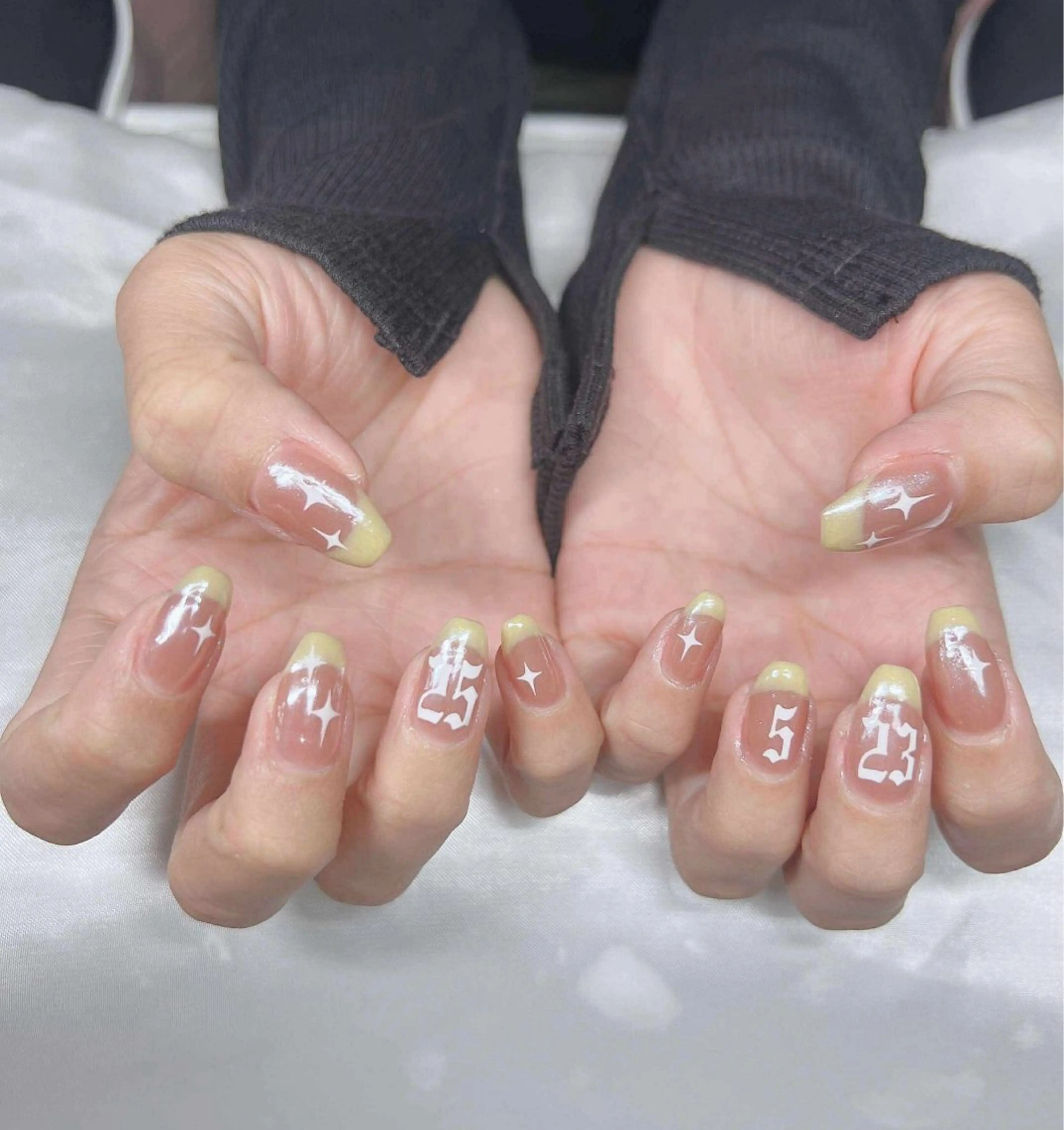 ネイル 長さ出し グラデーション 卒業式 キラキラネイル マグネットネイル ハンドネイル Lee Nailsのネイルデザイン