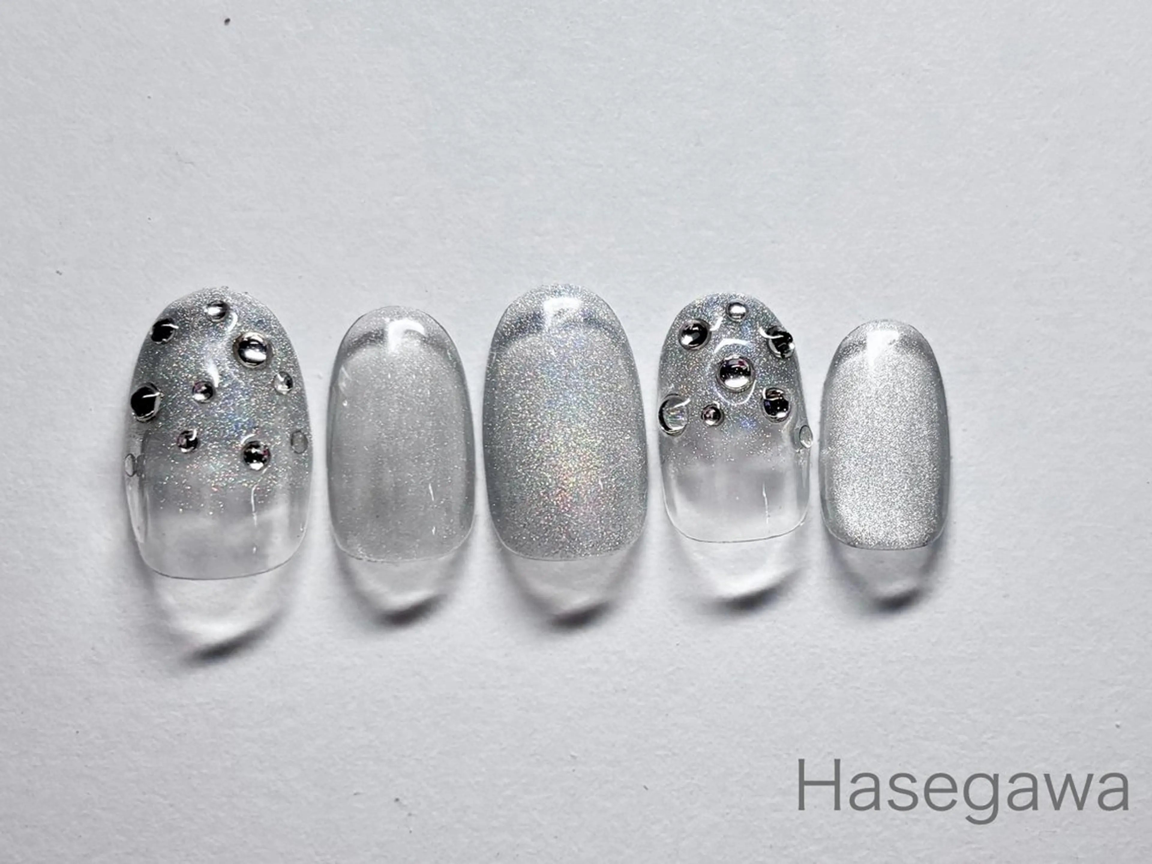 ネイル アートネイル ラメ(グリッター) ラメグラデーション シルバー ストーンネイル ハンドネイル DROP所属・DROP 長谷川のネイルデザイン