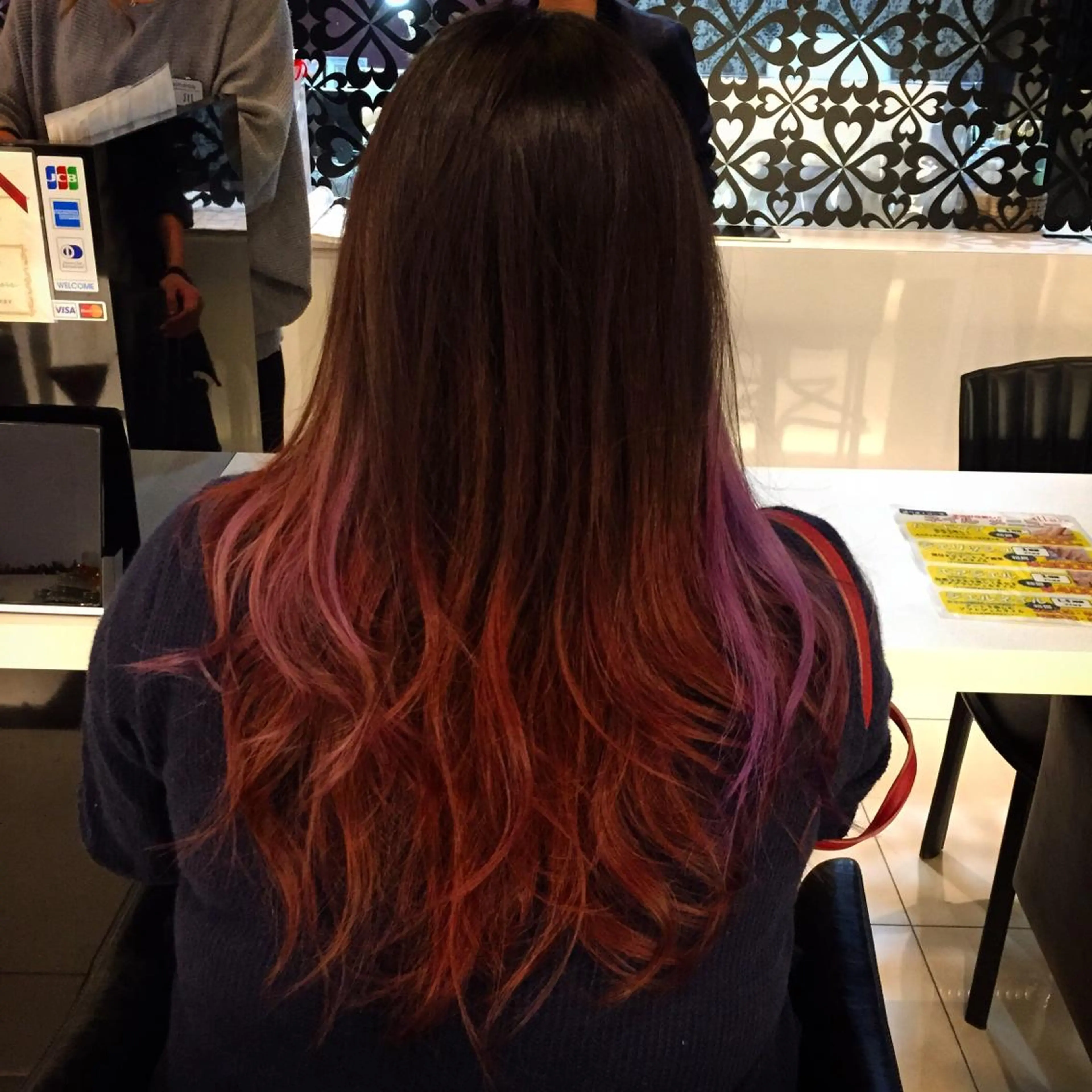 カラー ボルドーカラー グラデーションカラー Men's BIRTH by happiness 梅田中崎町店所属・メンズ特化美容師 カラー専門ぺーターのヘアスタイル