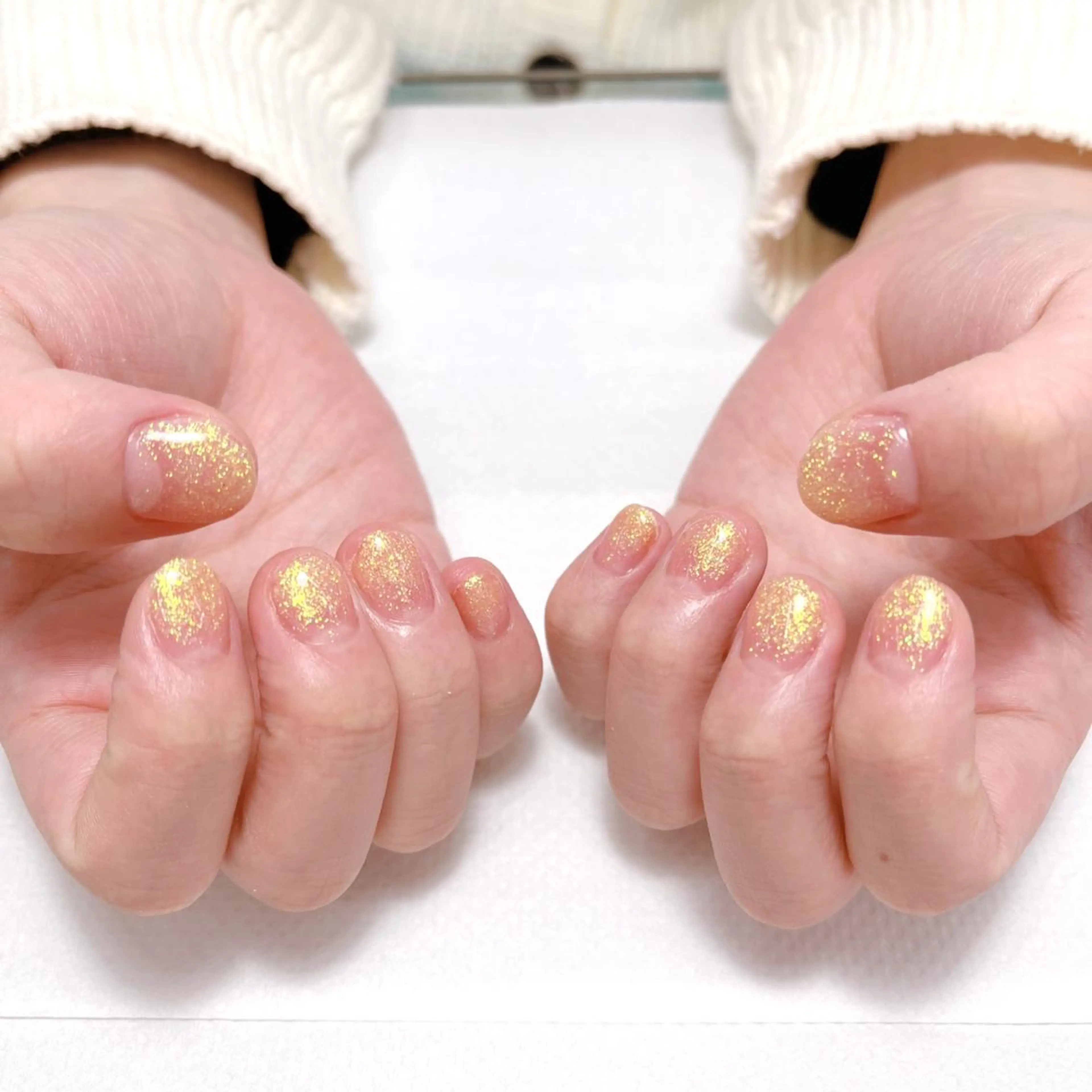 ネイル グラデーション ラメ(グリッター) ラメグラデーション 【MAXKELLY】 AOYAMAのネイルデザイン