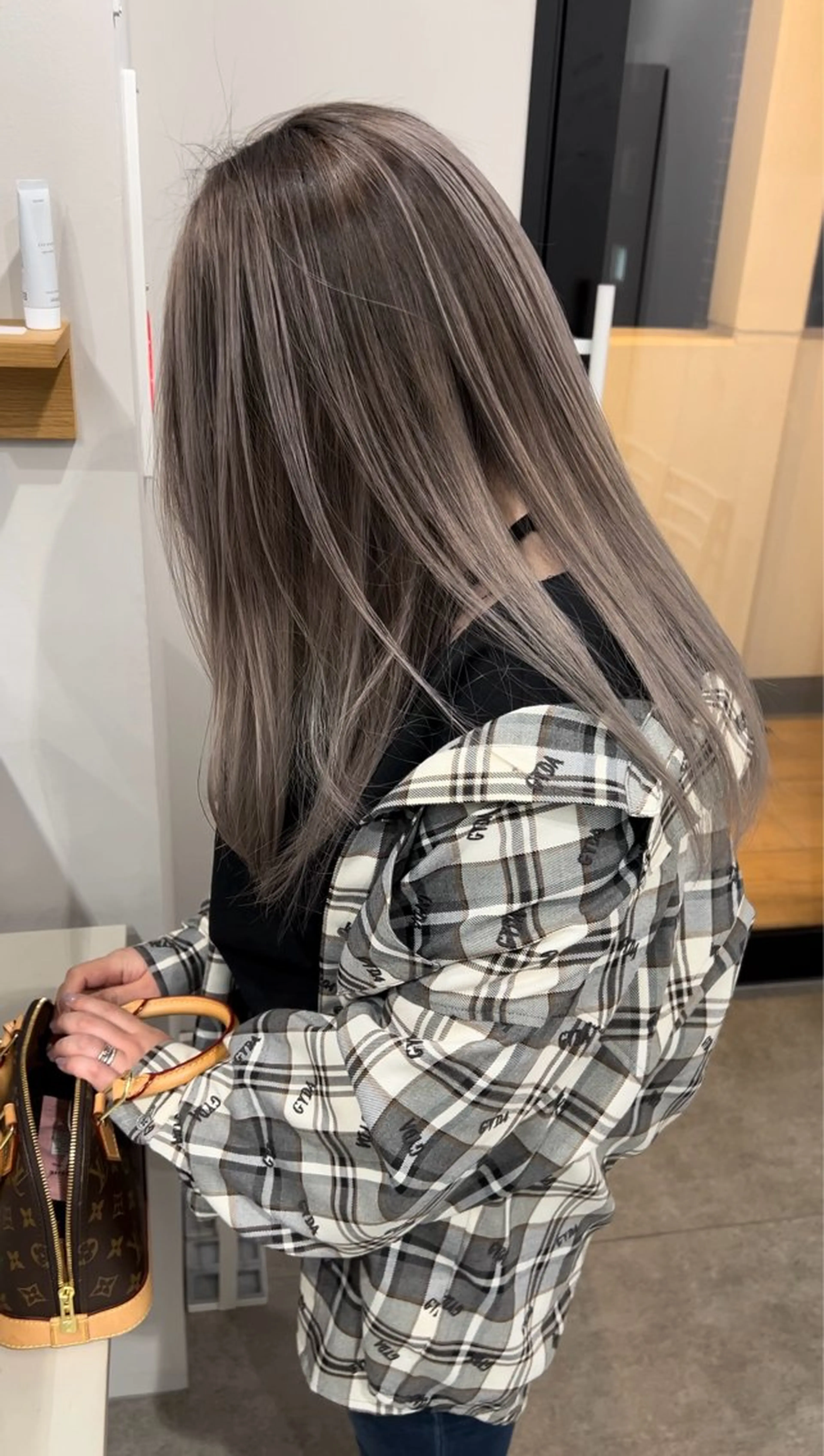 ロング カラー バレイヤージュ ブリーチ レイヤーカット バレイヤージュ /ハイライト/もときのヘアスタイル