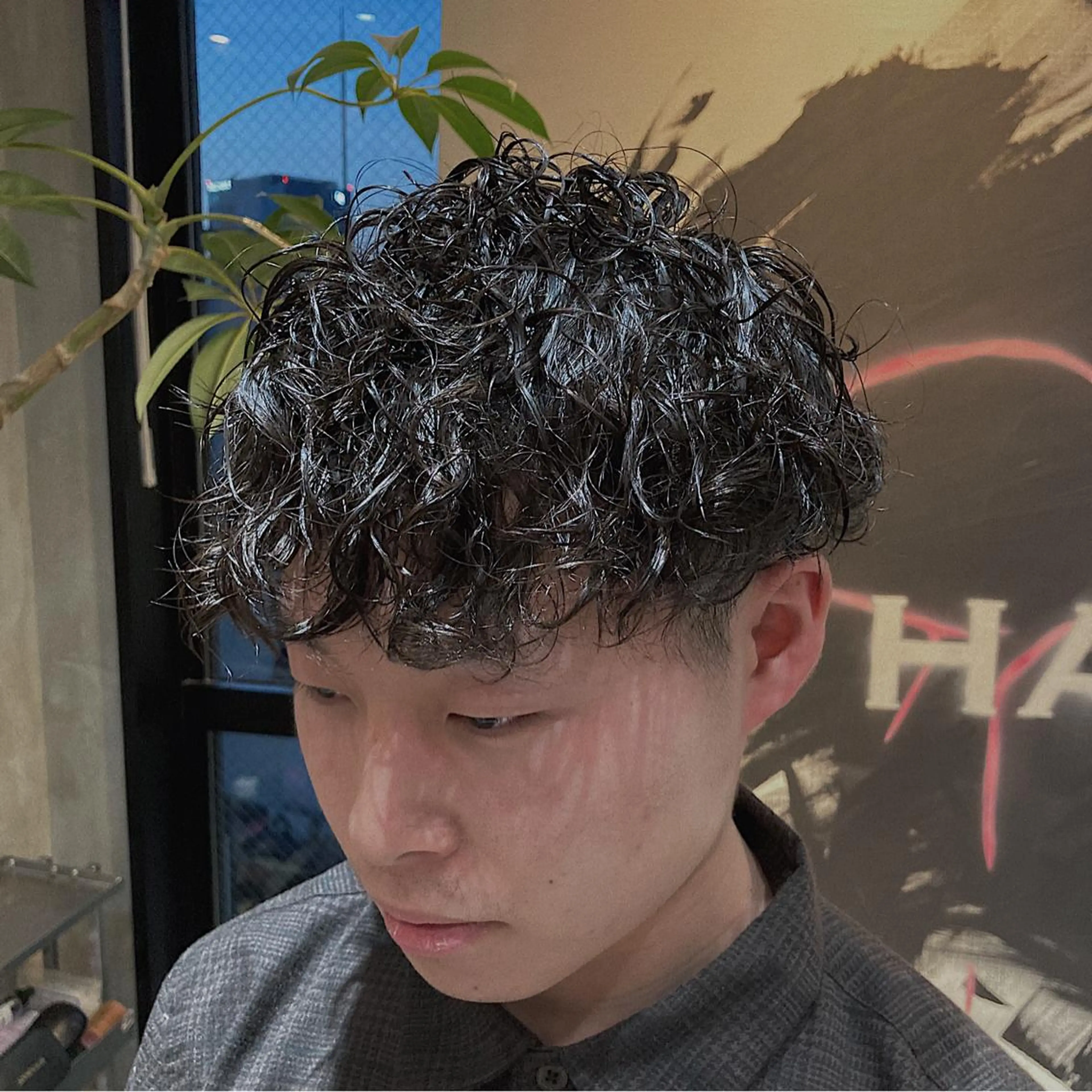 ショート パーマ メンズ マッシュ 波巻きスパイラルパー マ/シャドウパーマ駿のヘアスタイル