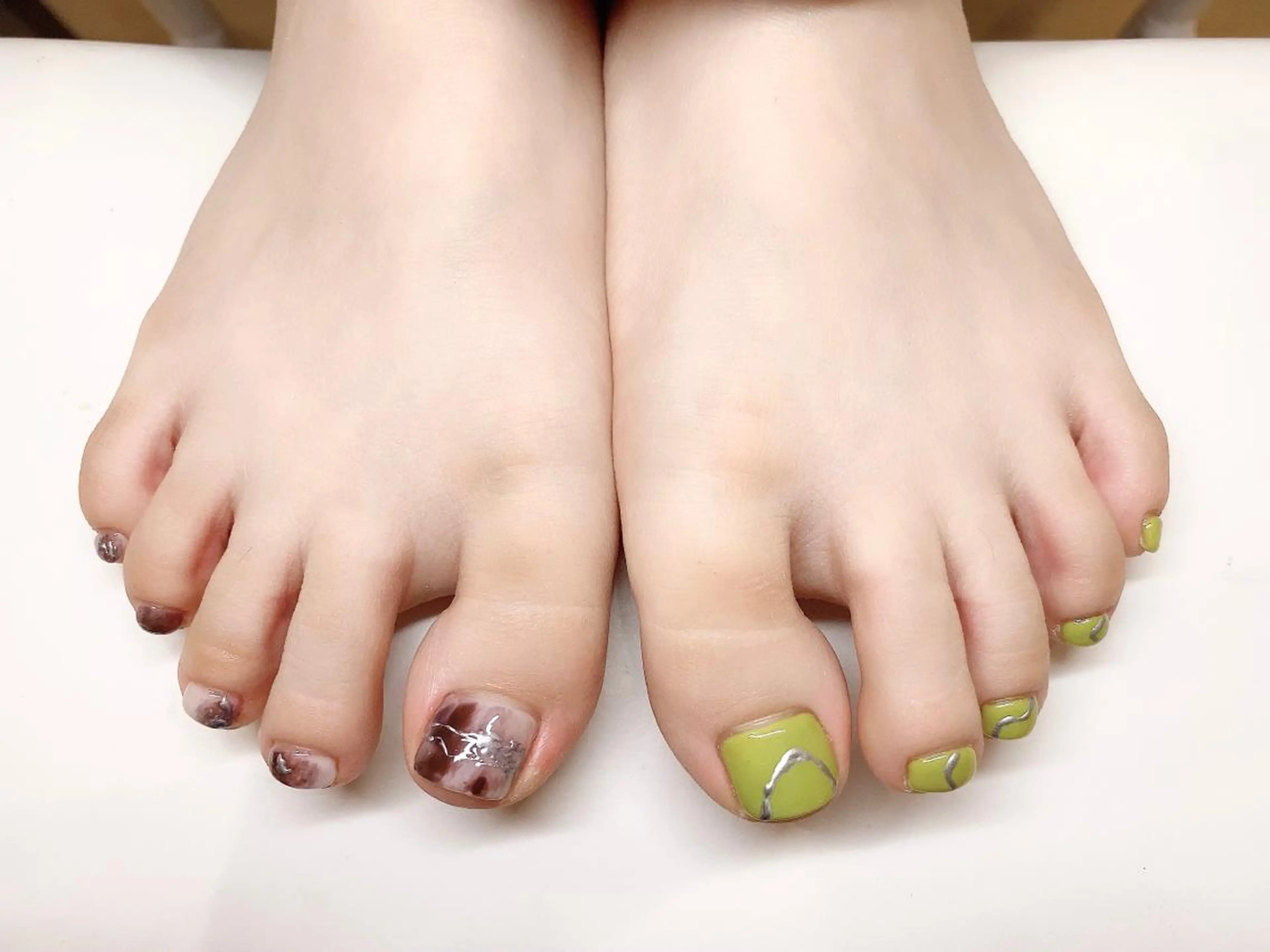 ネイル フットネイル 持ち込み ニュアンスネイル フットネイル フジタ エリカのネイルデザイン