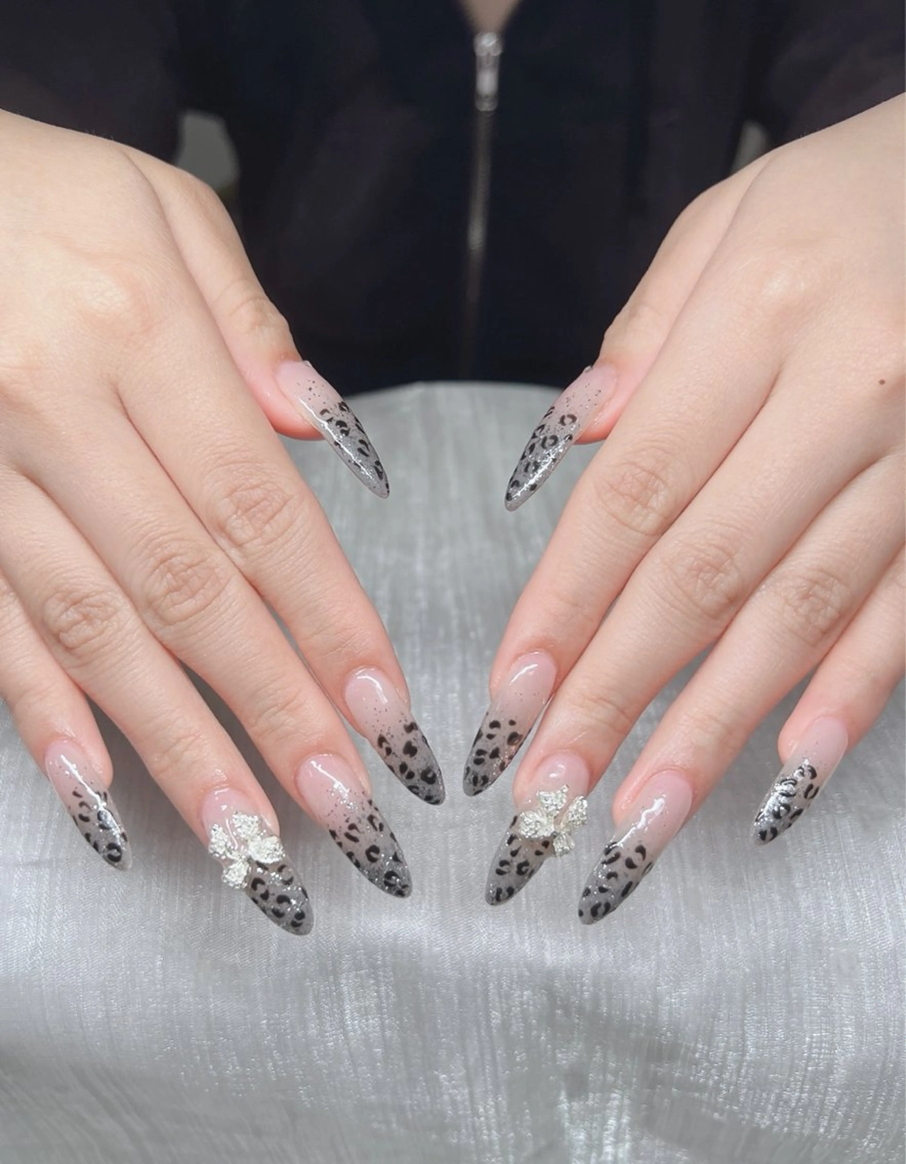 ネイル 長さ出し グラデーション キラキラネイル マグネットネイル ニュアンスネイル ハンドネイル Lee Nails チップ長さだし専門店のネイルデザイン