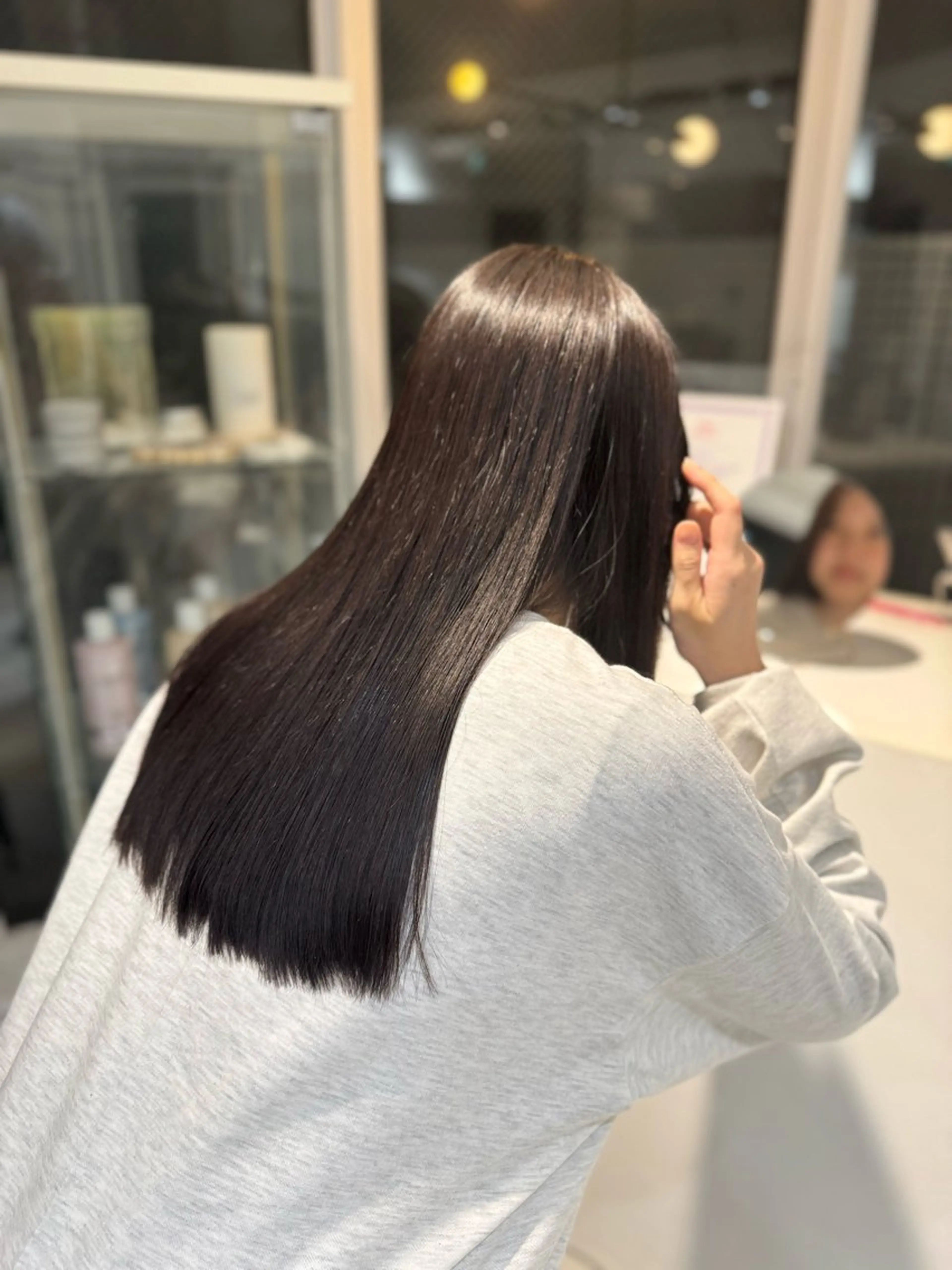 ロング パーマ 縮毛矯正 トリートメント うる艶カラー Hotaruのヘアスタイル