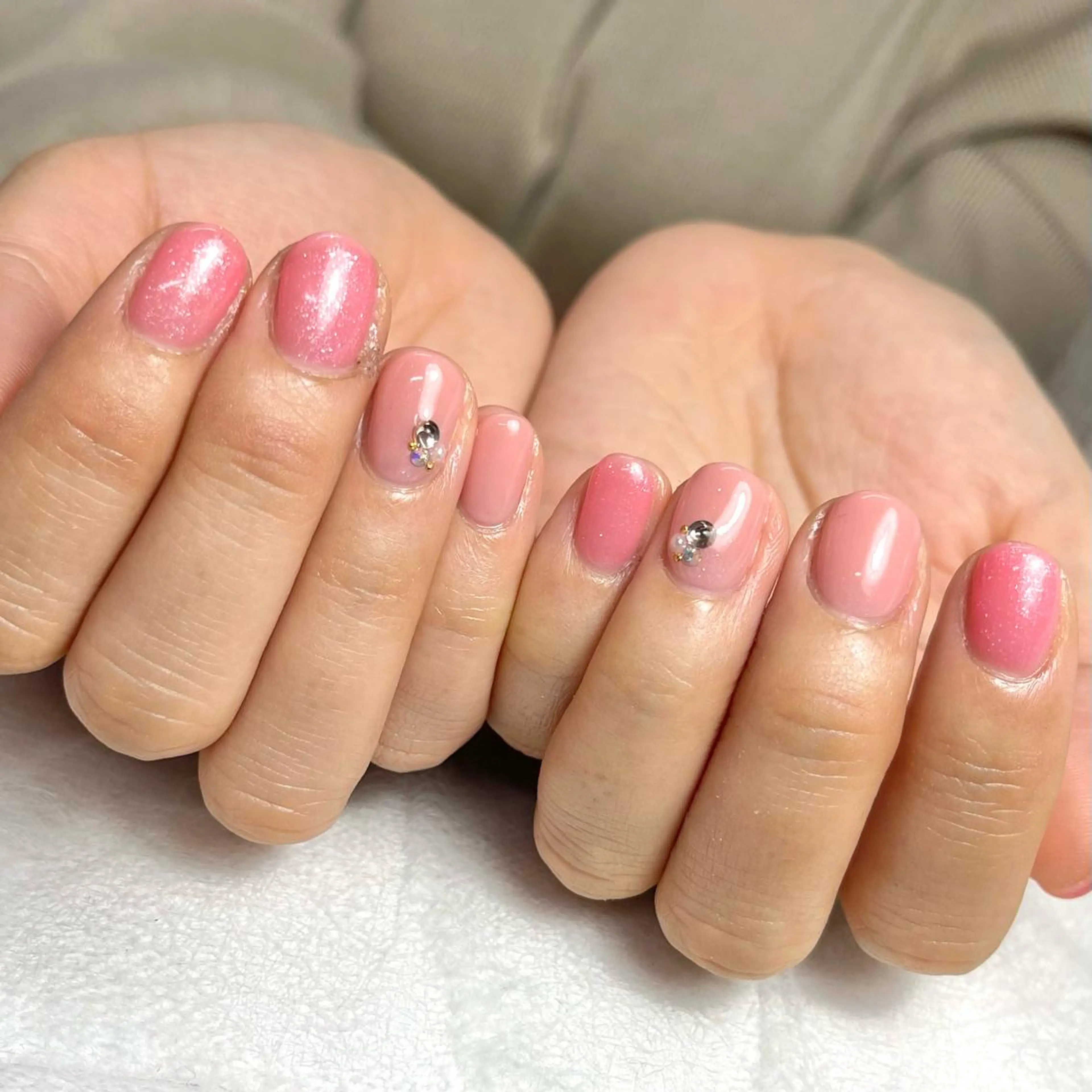 ネイル ワンカラーネイル ストーンネイル 山崎 みゆきのネイルデザイン