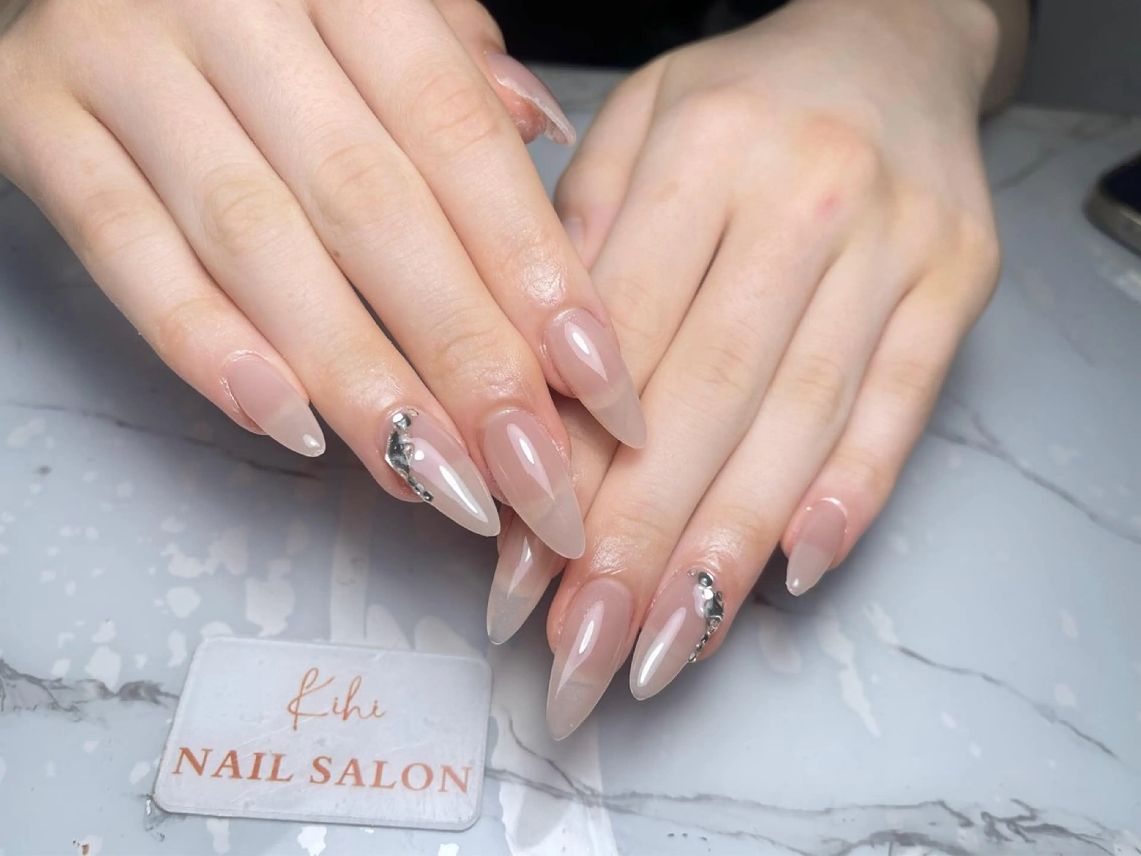 ネイル アートネイル フレンチネイル ジェルネイル グラデーション 韓国ネイル ハンドネイル ハンドケア さくら💮💮 【オフ無料】のネイルデザイン