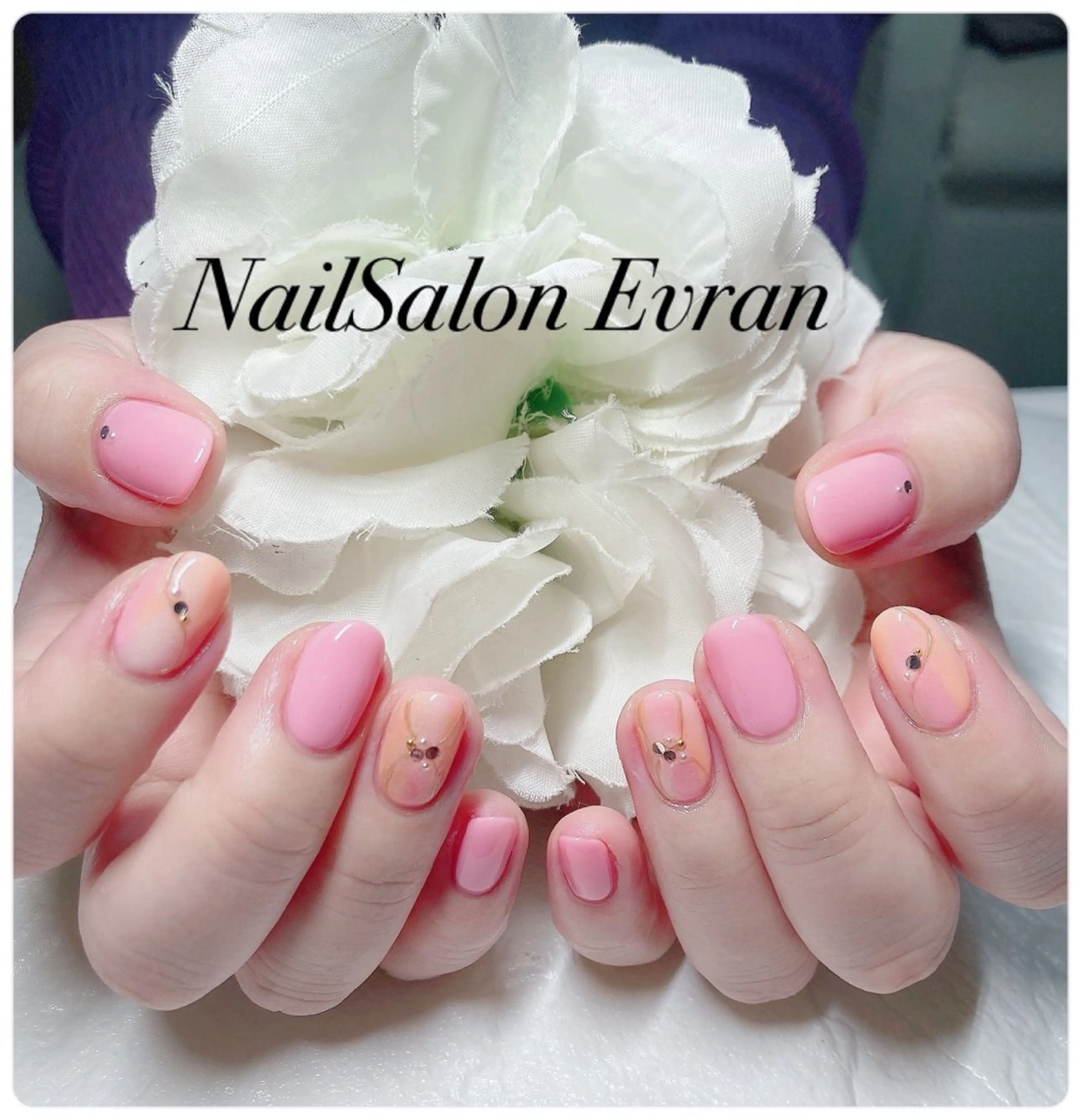 ネイル アートネイル フレンチネイル マグネットネイル 持ち込み ニュアンスネイル ハンドネイル Nail salon Evranのネイルデザイン