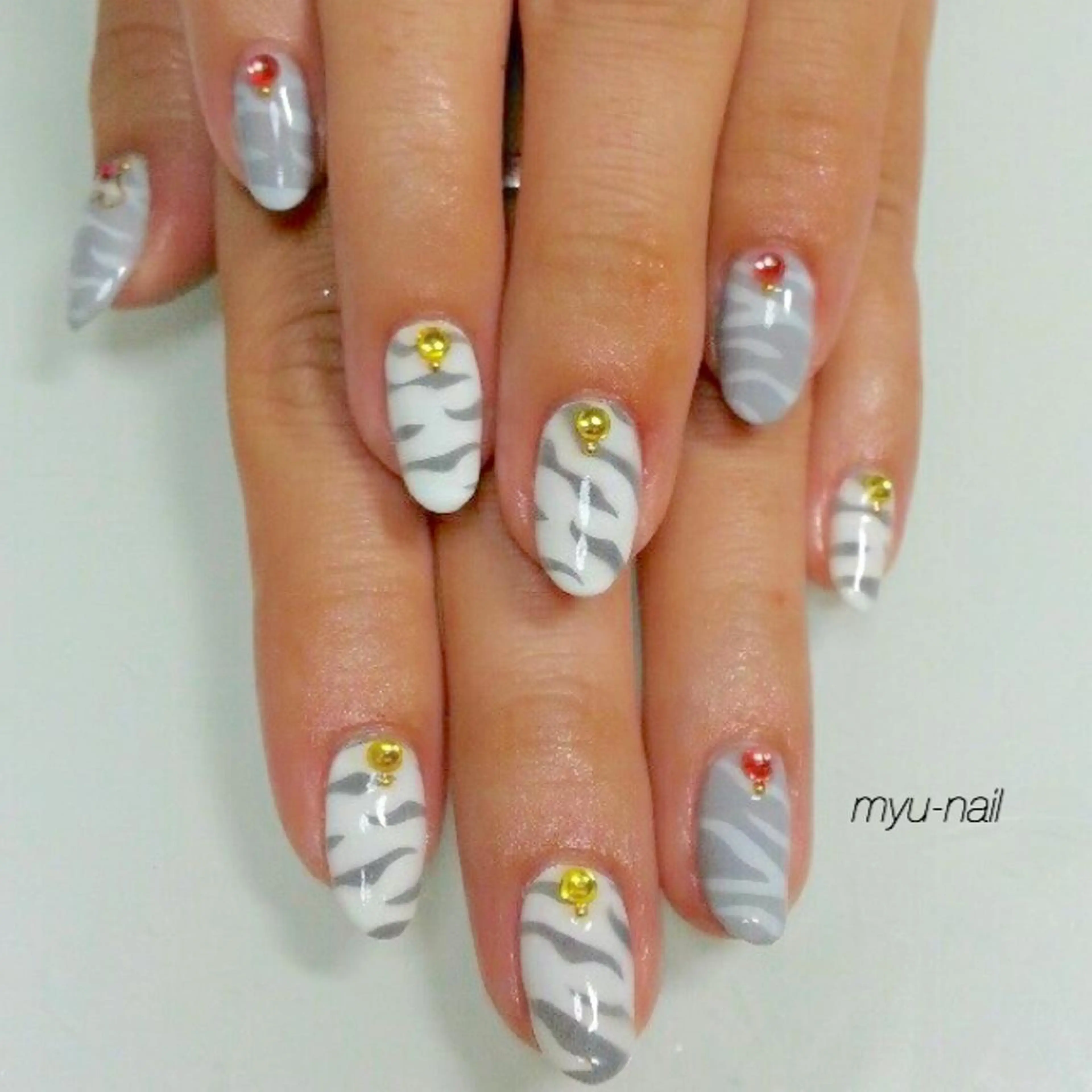 ネイル アニマル柄 アートネイル ホームサロン myu-nailのネイルデザイン