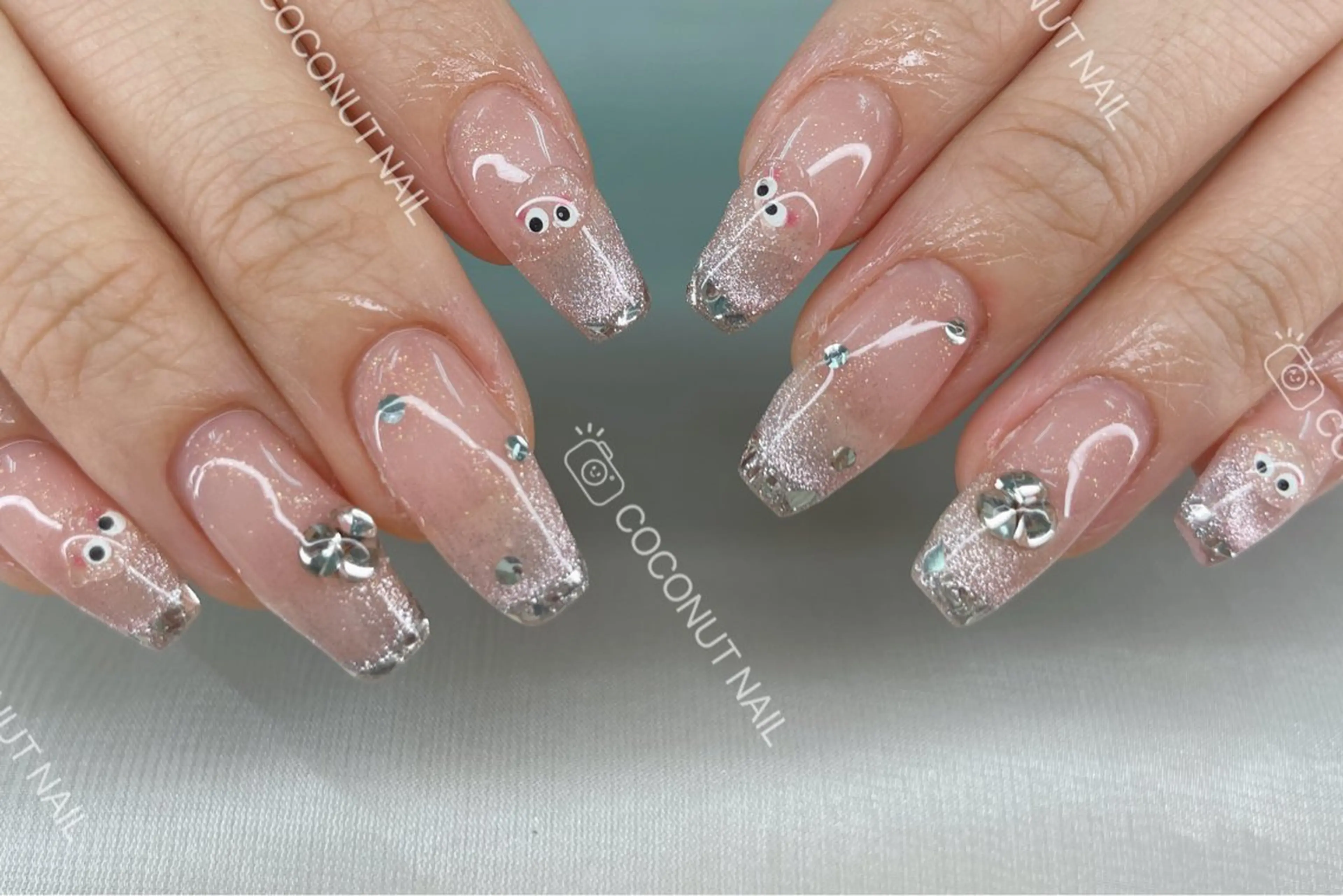 ネイル べっ甲ネイル フレンチネイル キラキラネイル マグネットネイル 大理石ネイル(マーブル) ハンドネイル 神田 ココナッツのネイルデザイン