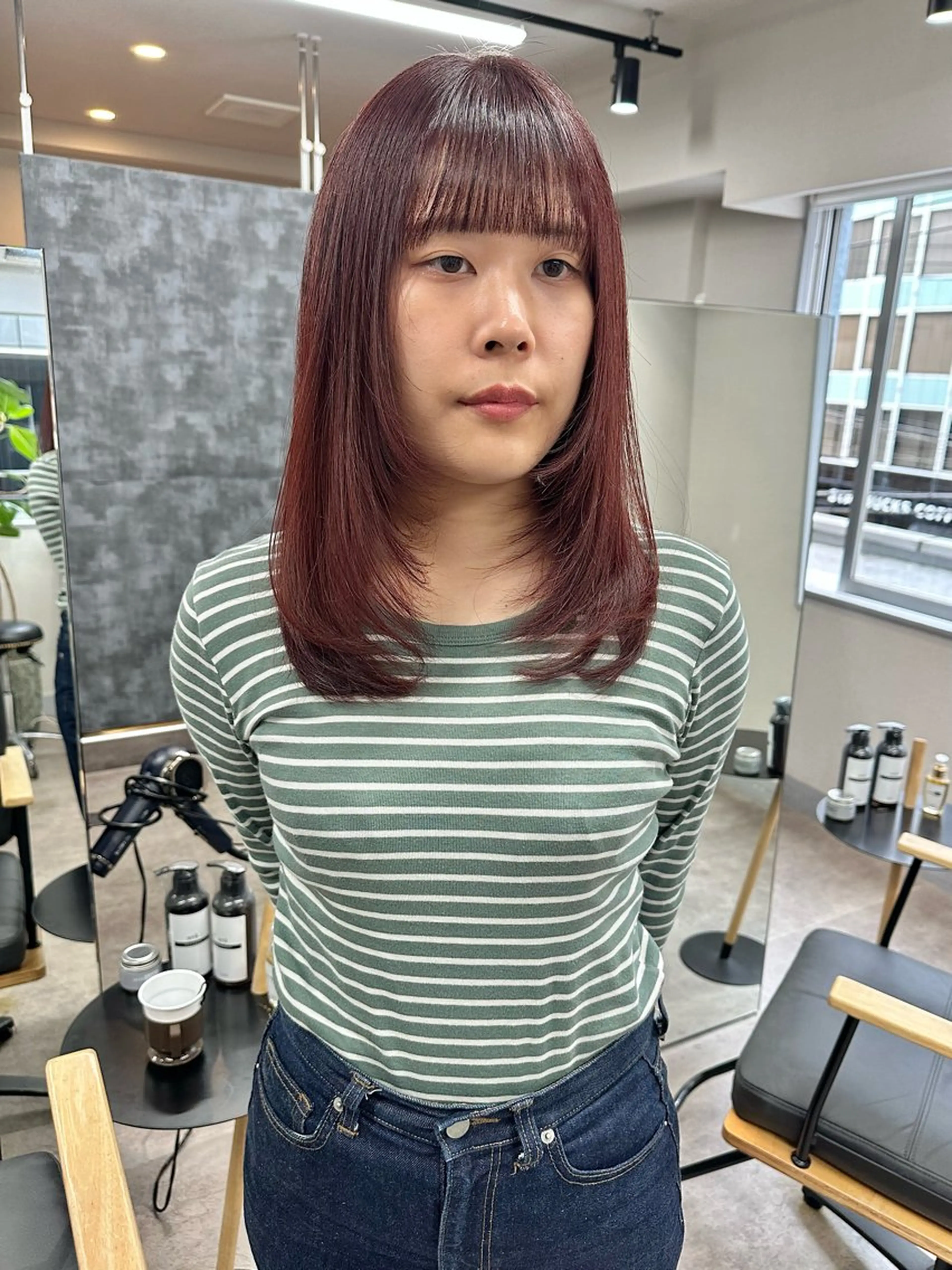 セミロング カラー ボルドーカラー レイヤーカット カット ヘアカラー トリートメント レイヤーカット🪄 耳ツボ🎀Ayumiのヘアスタイル