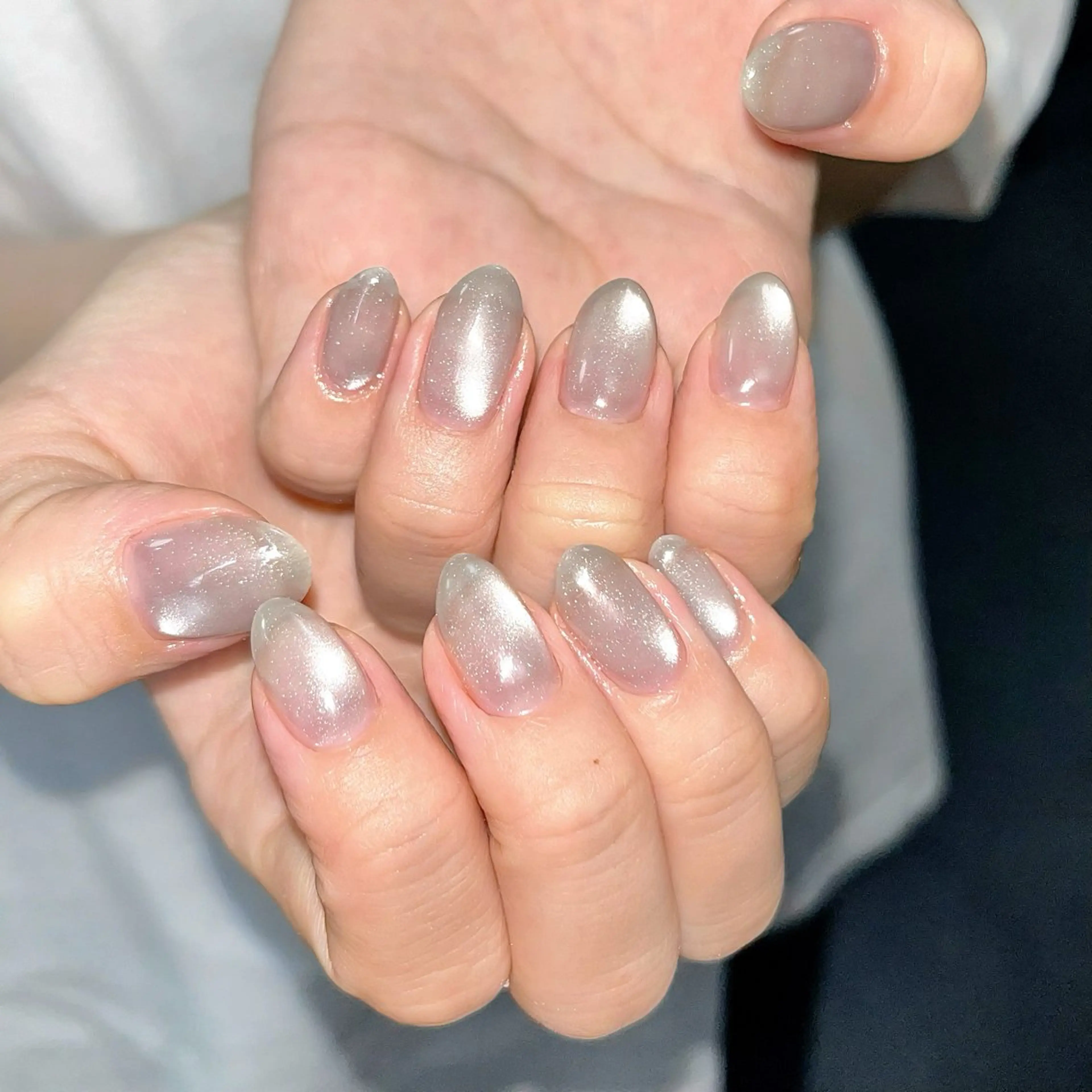 ネイル 氷ネイル・うるうるネイル マグネットネイル シルバー シンプルネイル ハンドネイル ハンドケア 🎀NAIL🎀 AI🪄︎︎◝✩のネイルデザイン