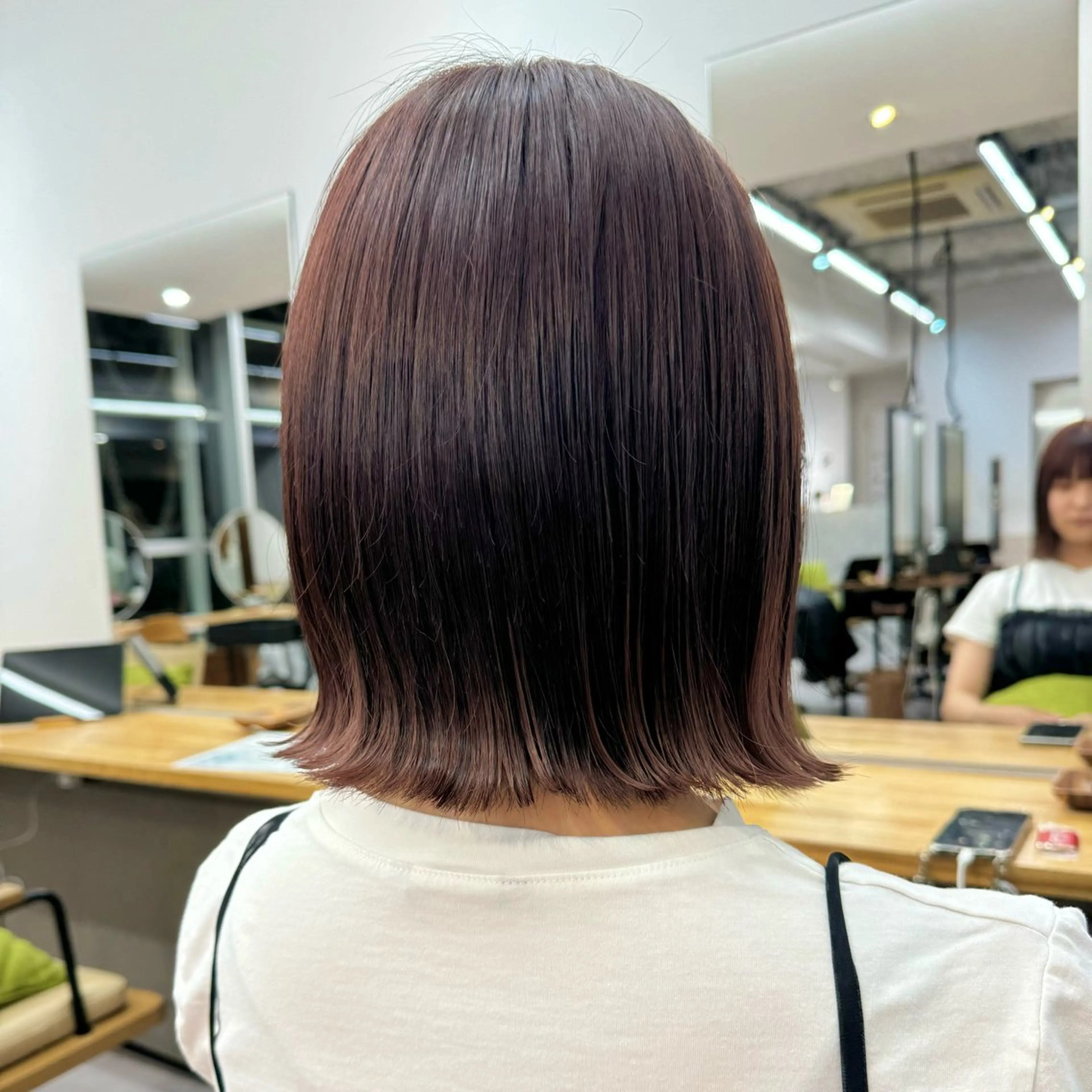 ショート ピンクブラウン ボブ SALOWIN銀座RAY ll所属・オオクラ マオのヘアスタイル