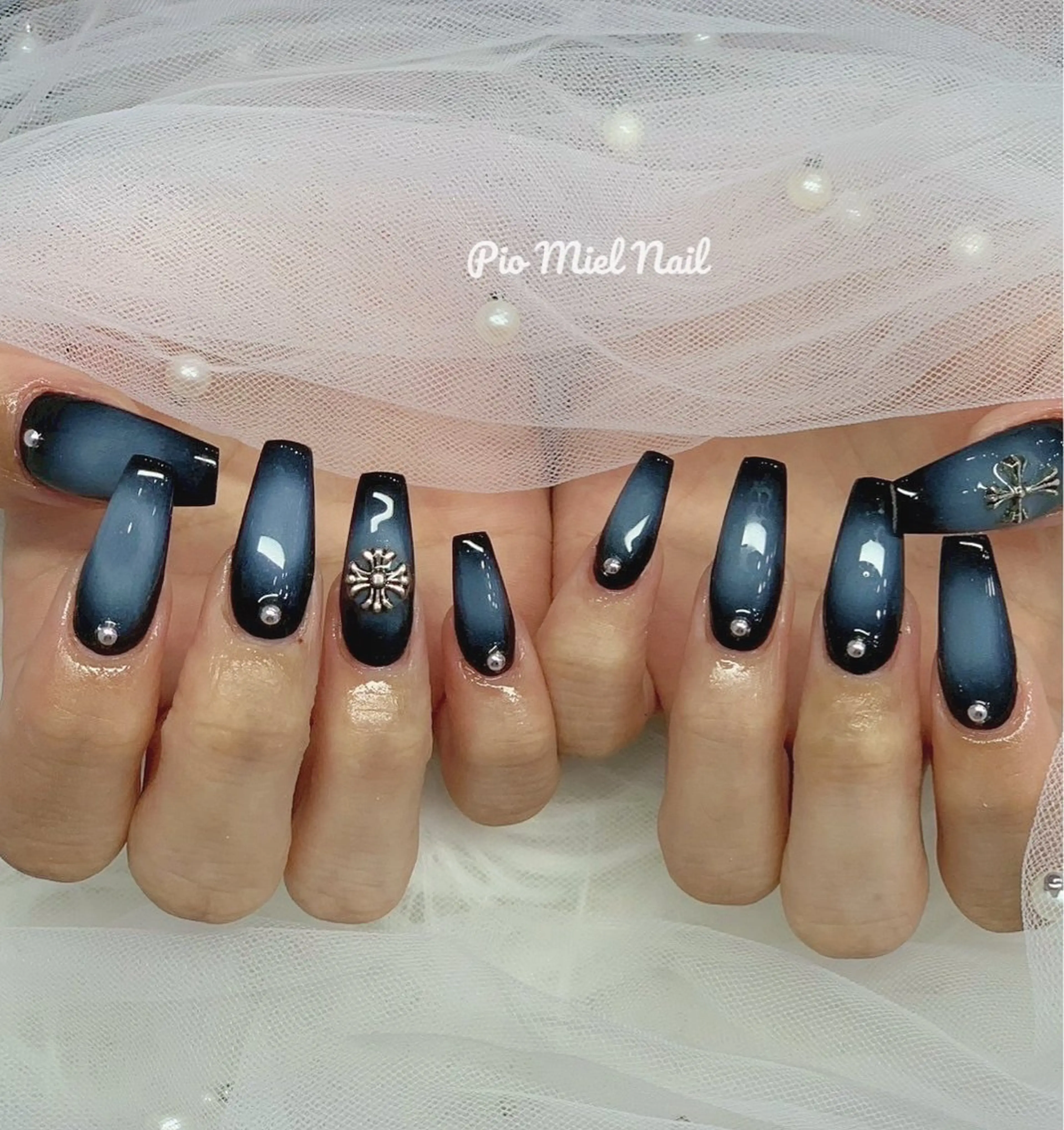 ロング ハンドネイル Pio Mielのネイルデザイン